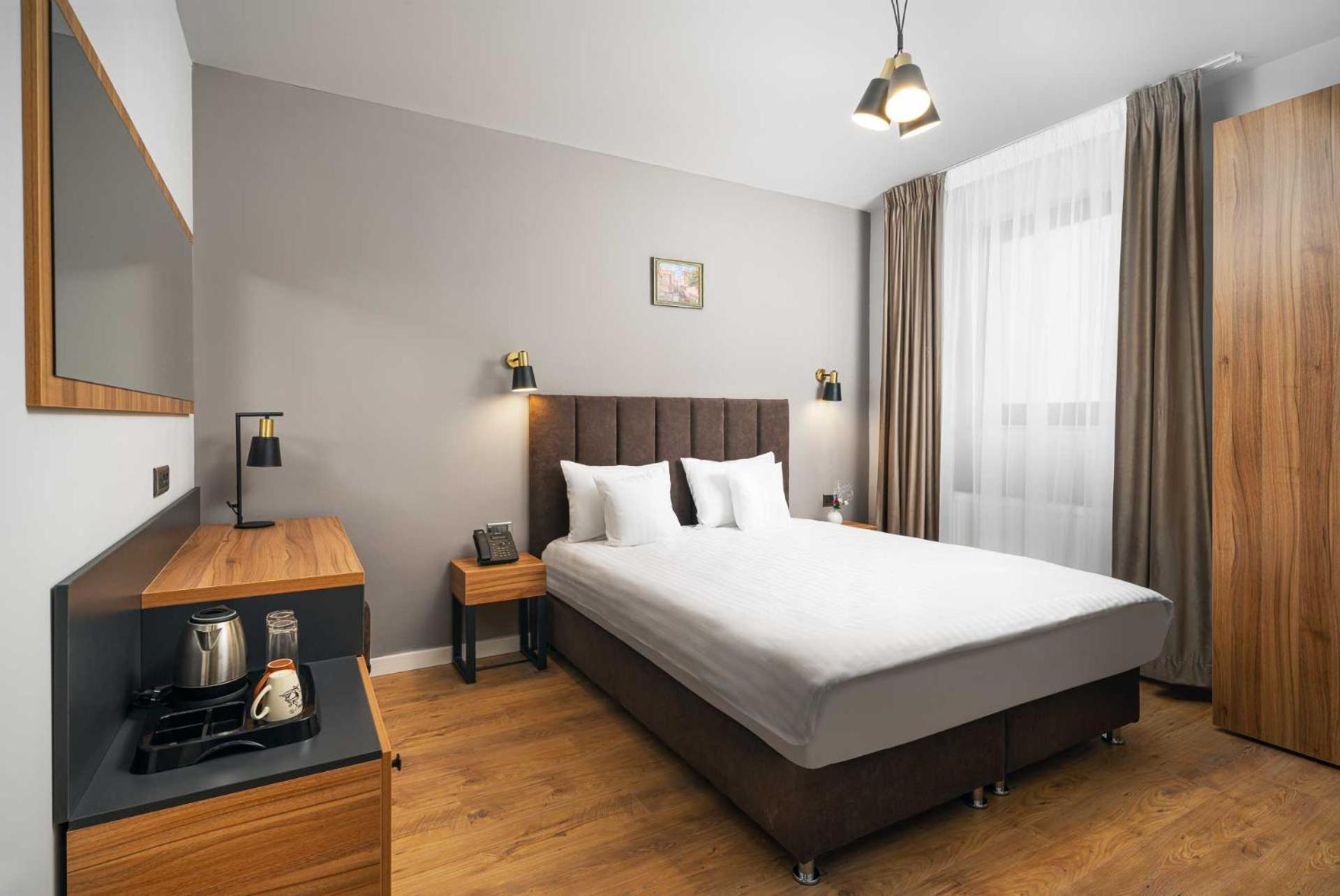 Standard Double or Twin Room - Photo 2