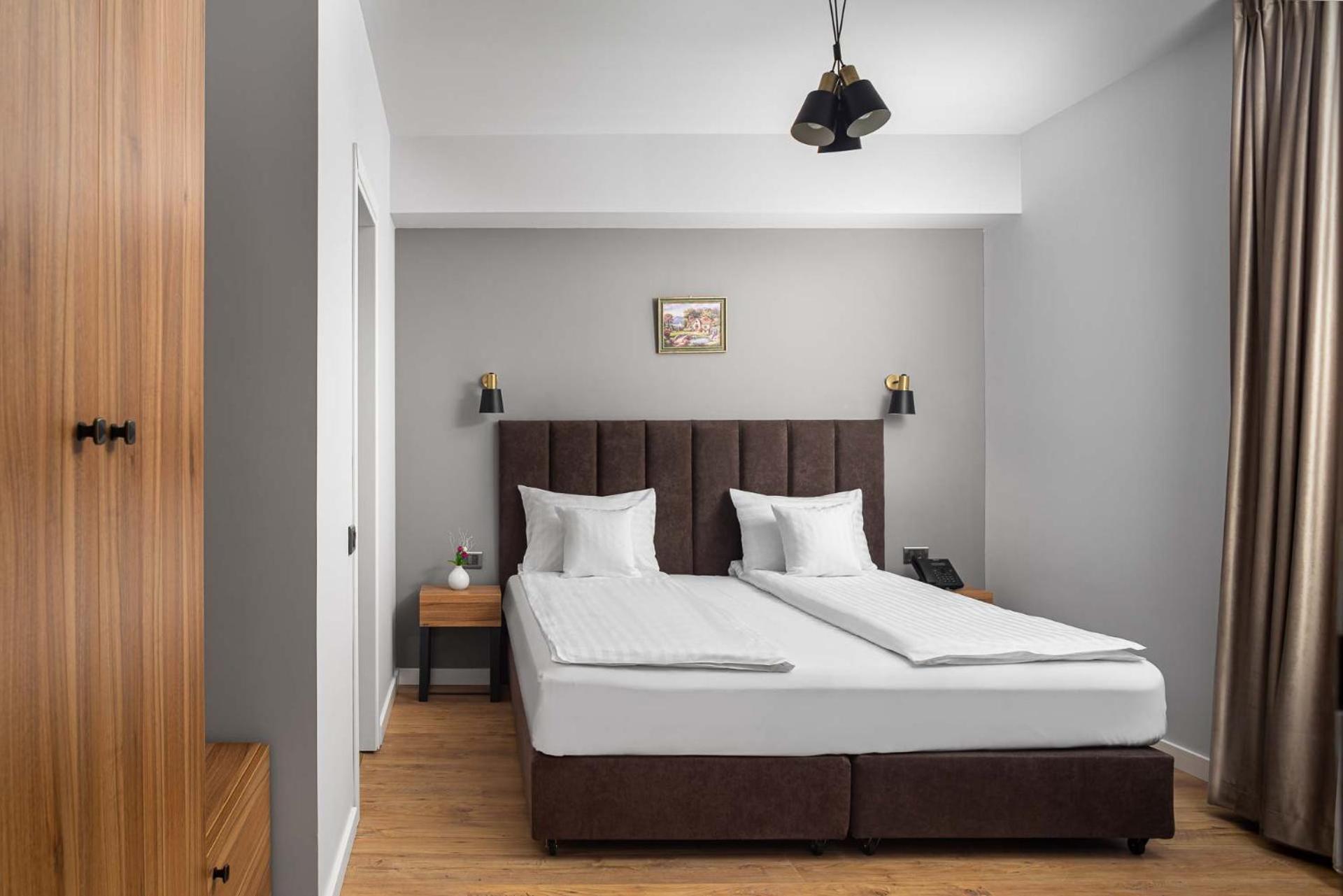 Double Room - Photo 1