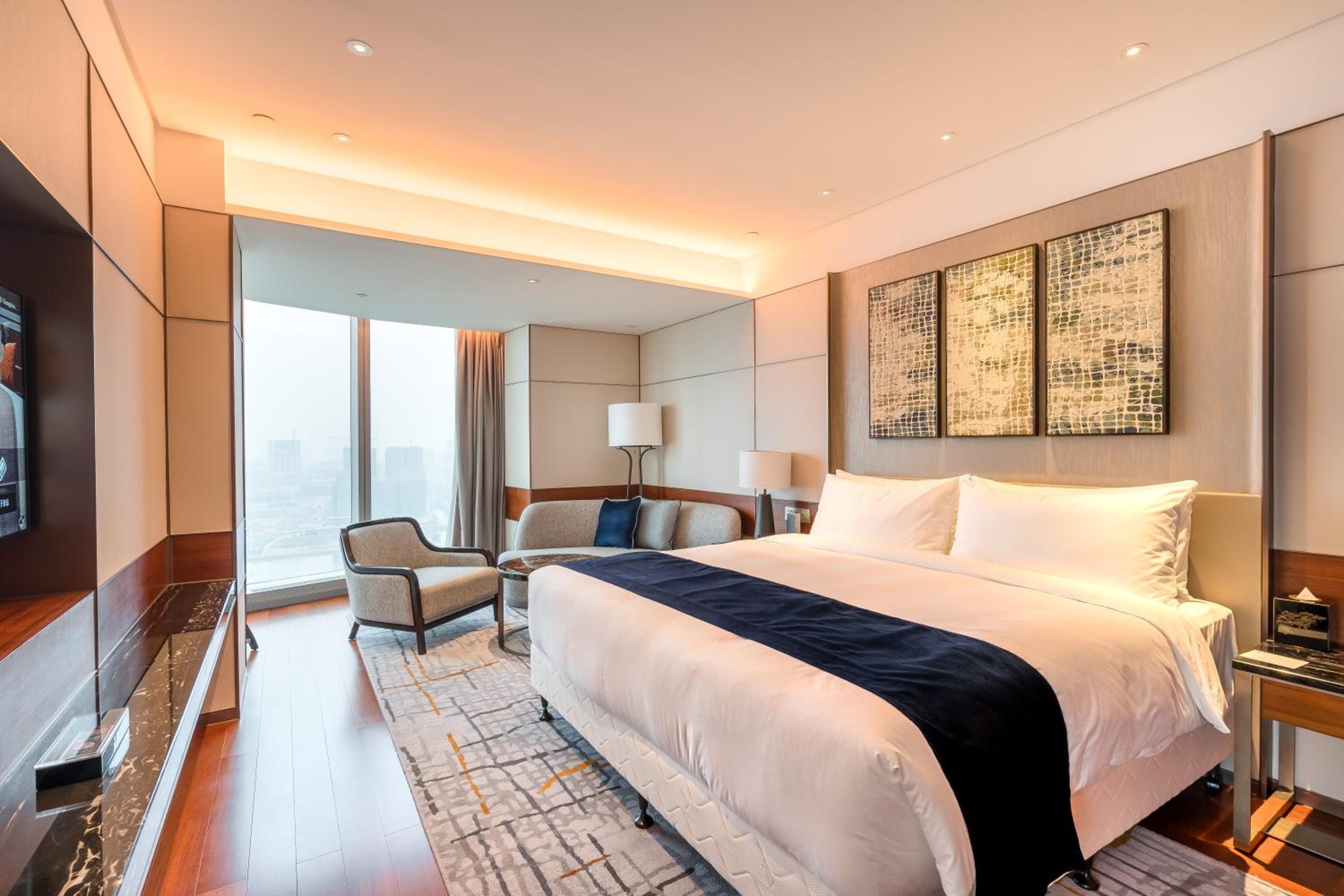 1 King Bed Junior Suite Pearl River View