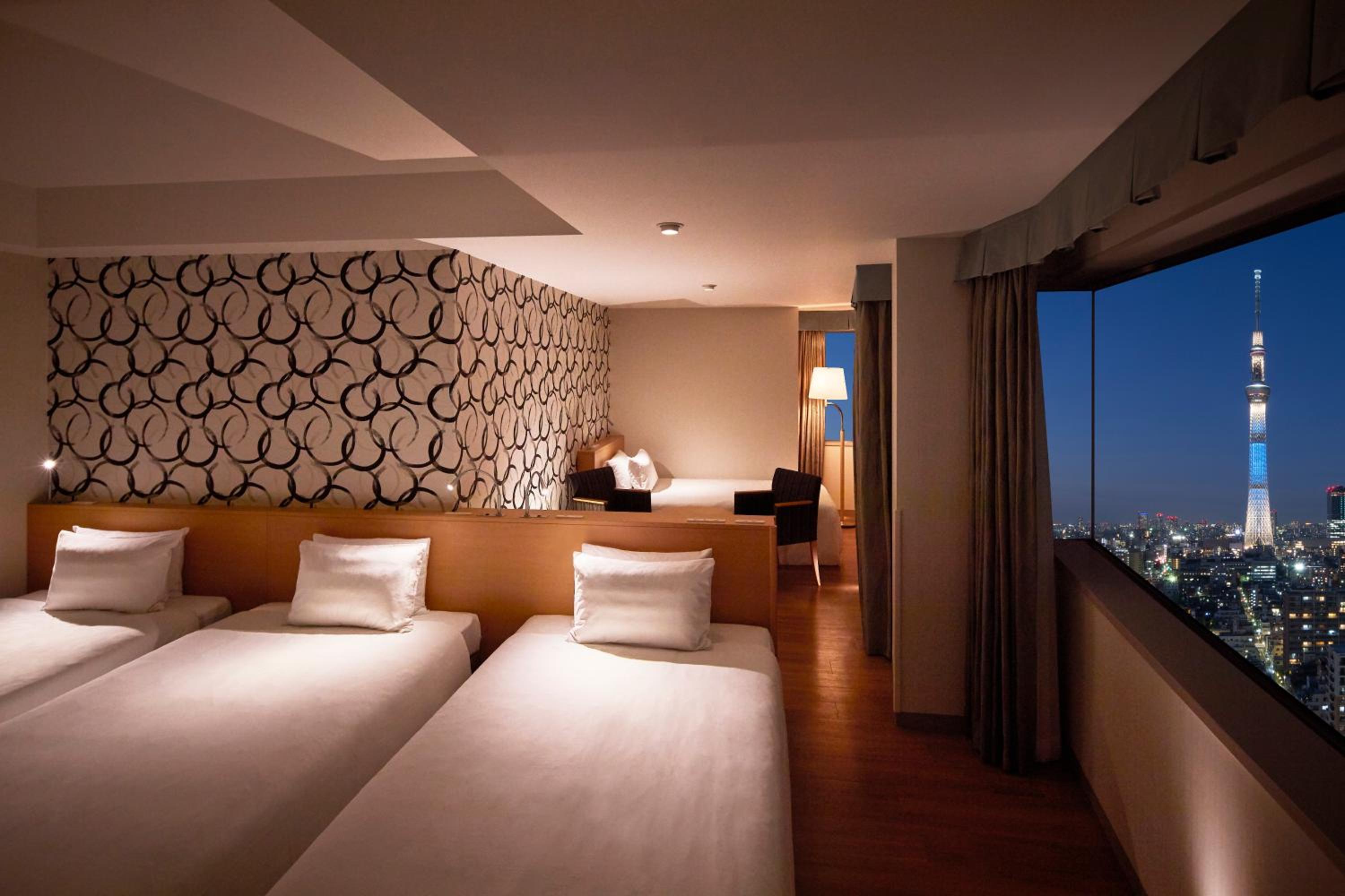Corner Quadruple Room with Tokyo Sky Tree View - Non-Smoking
