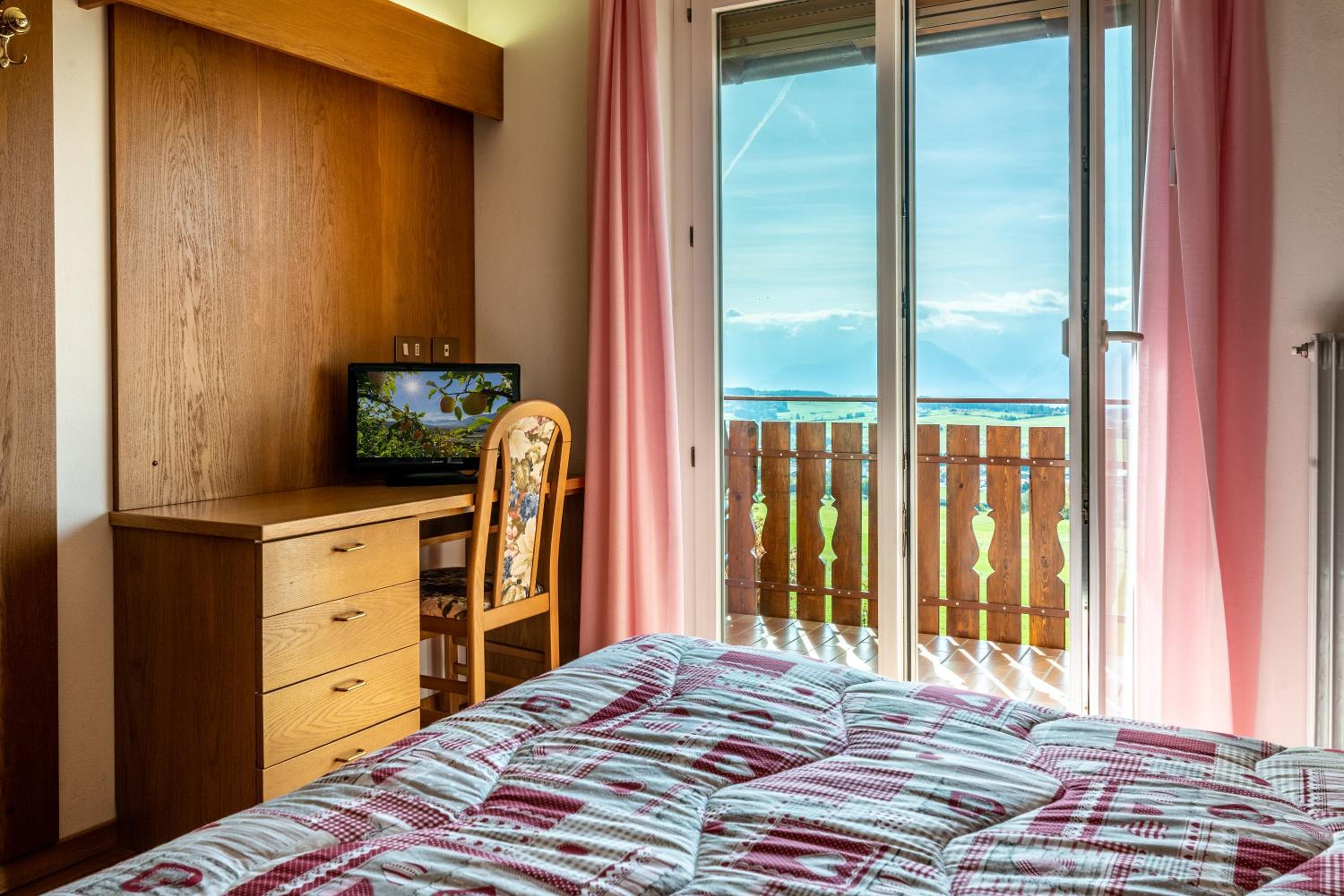 Standard Double or Twin Room photo 1