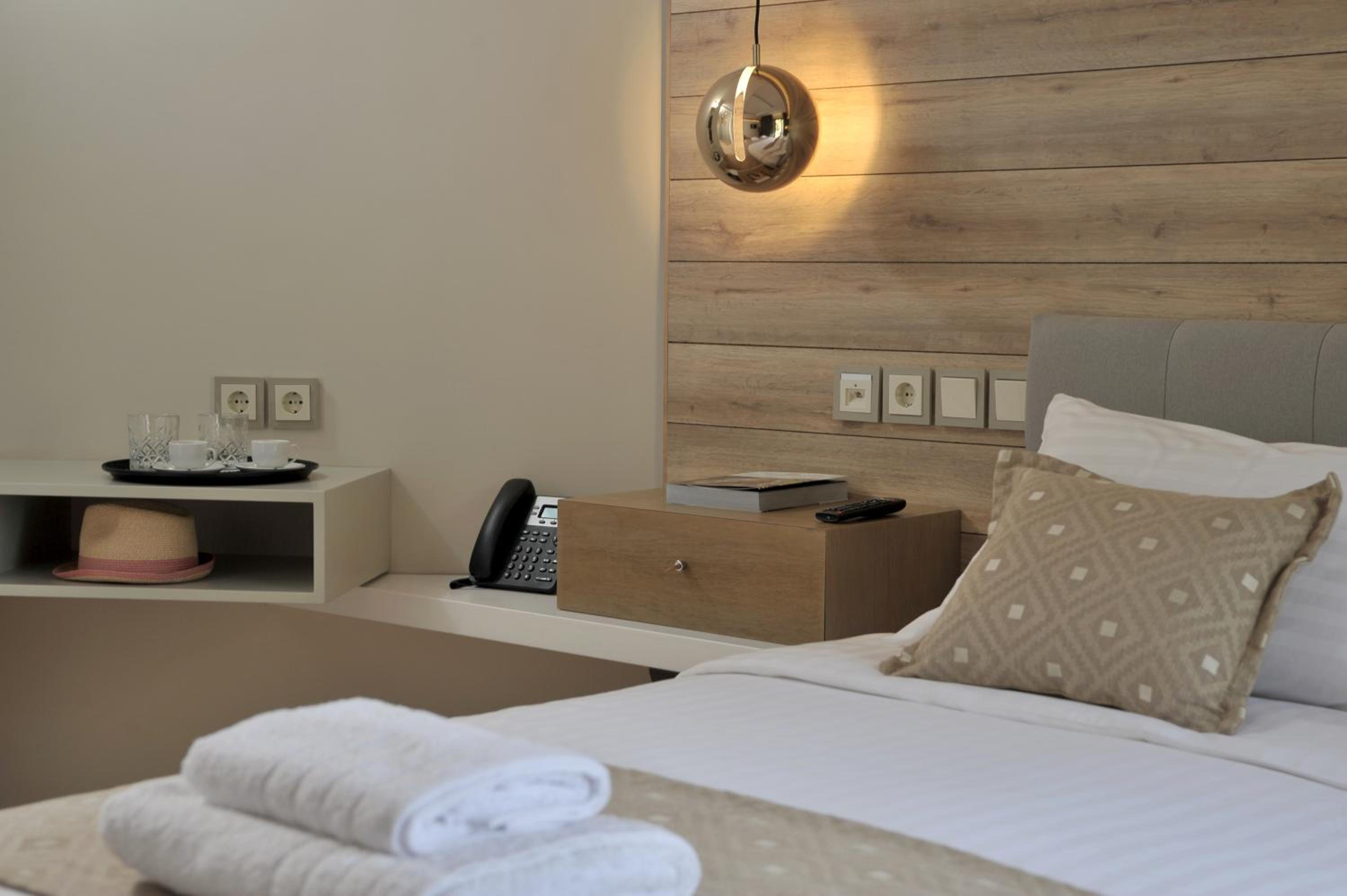 Double or Twin Room with Sea View - Photo 1
