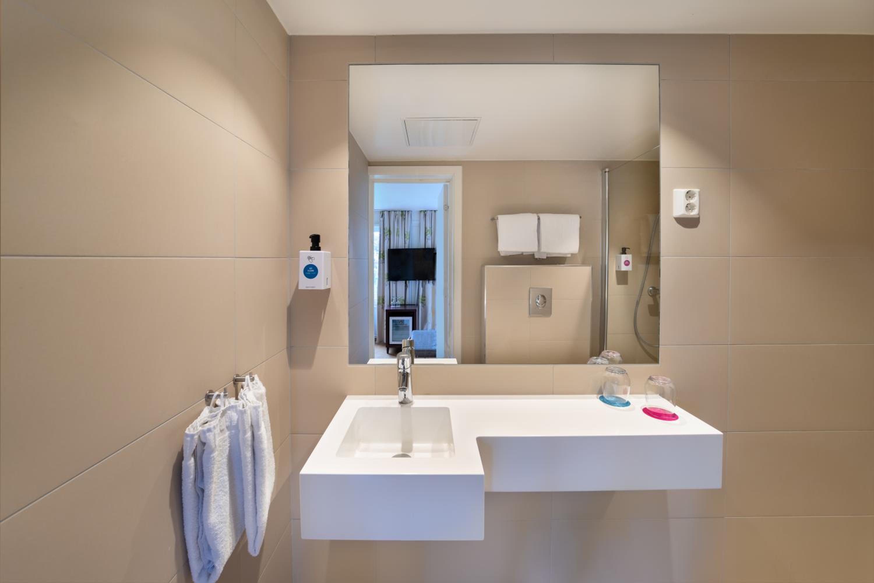 Double Room - Photo 2