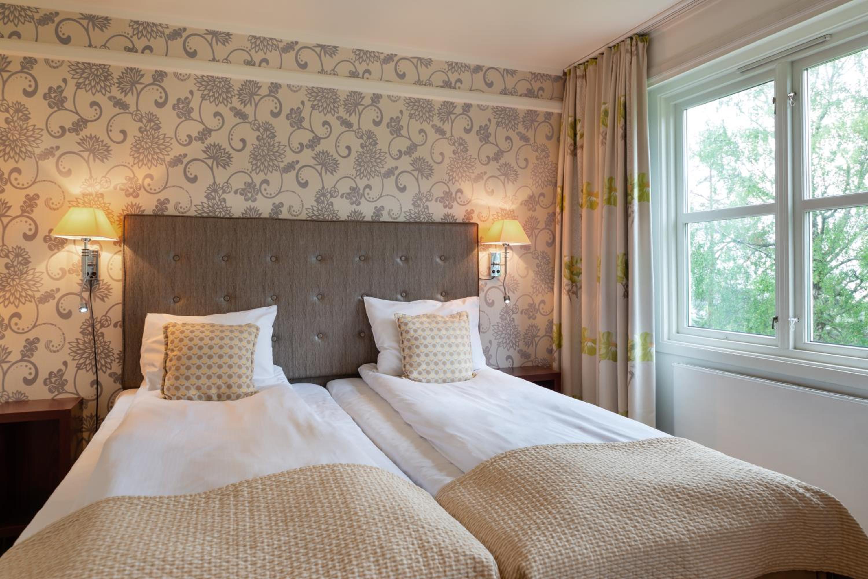 Standard Twin Room - Photo 1