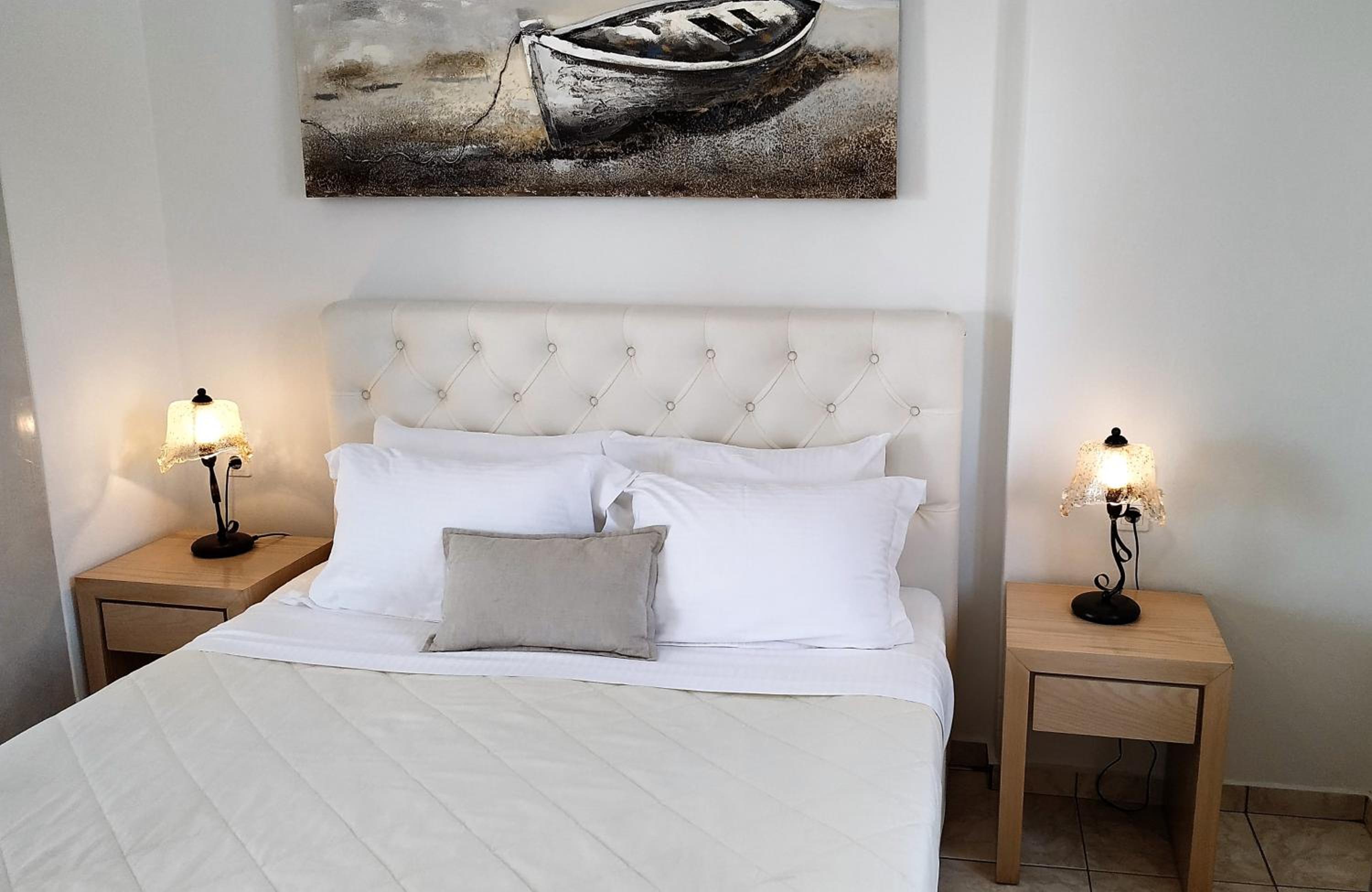 Premier Room with Caldera View - Photo 8