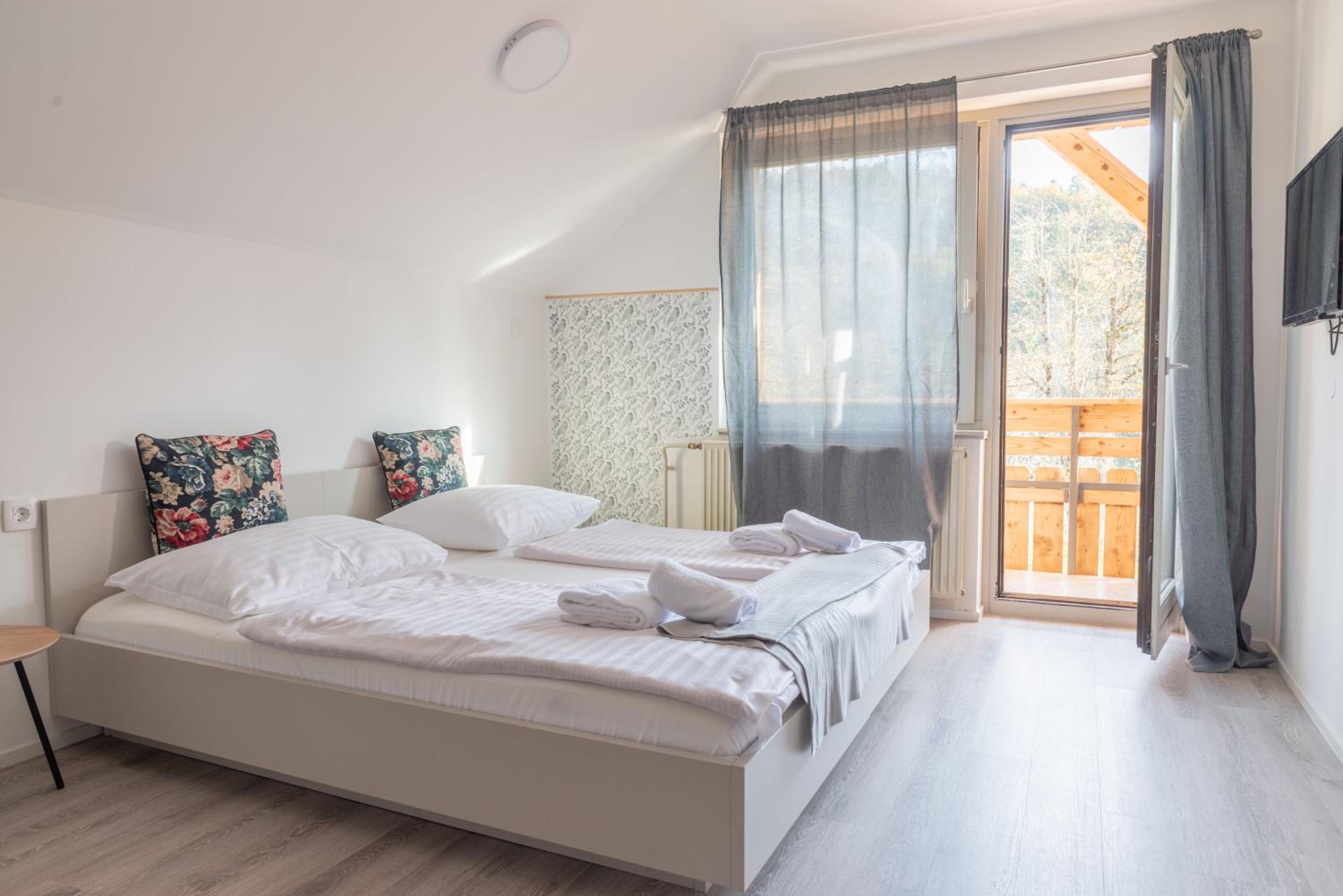 Small Studio with Balcony photo 2