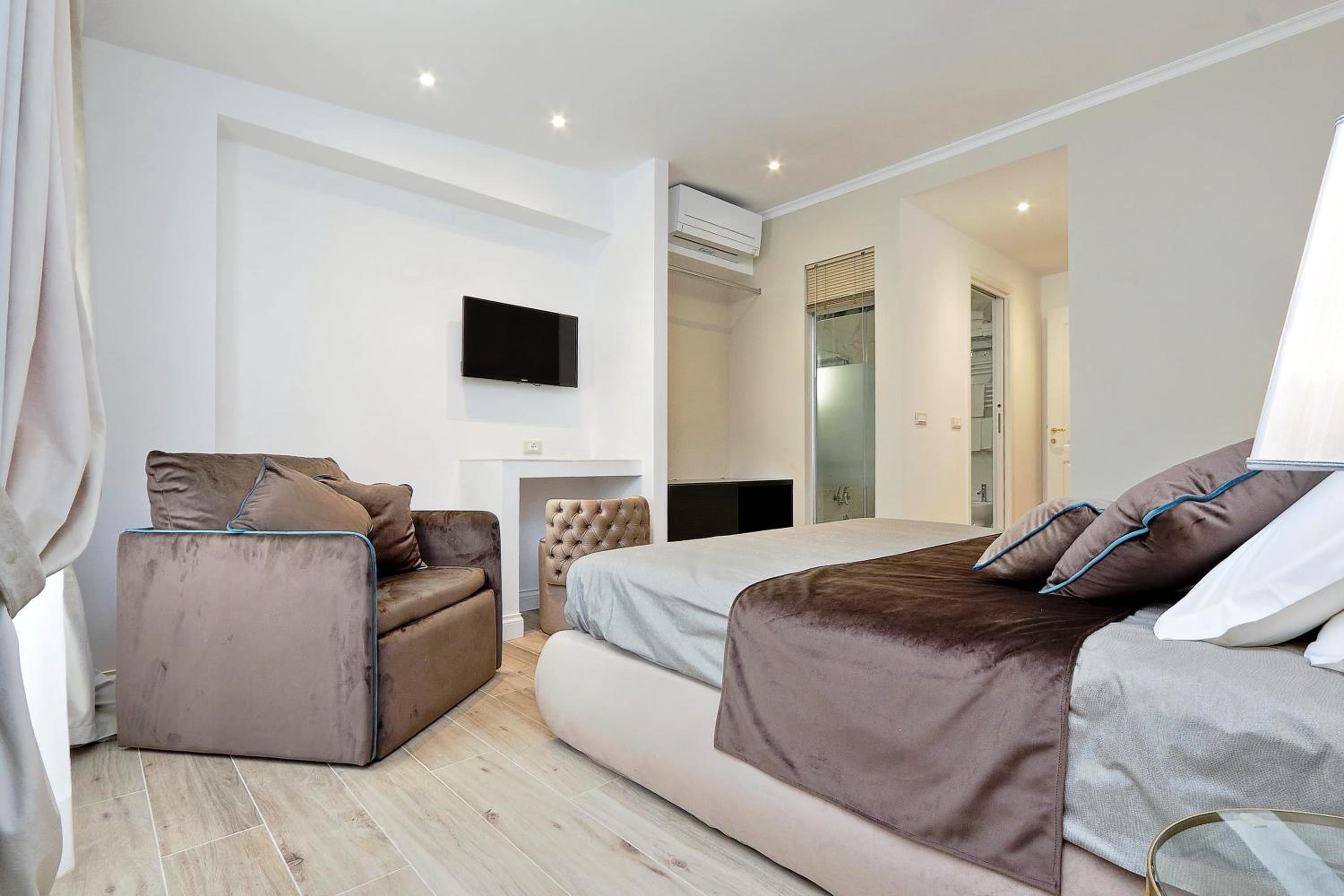 Double Room with Extra Bed photo 3