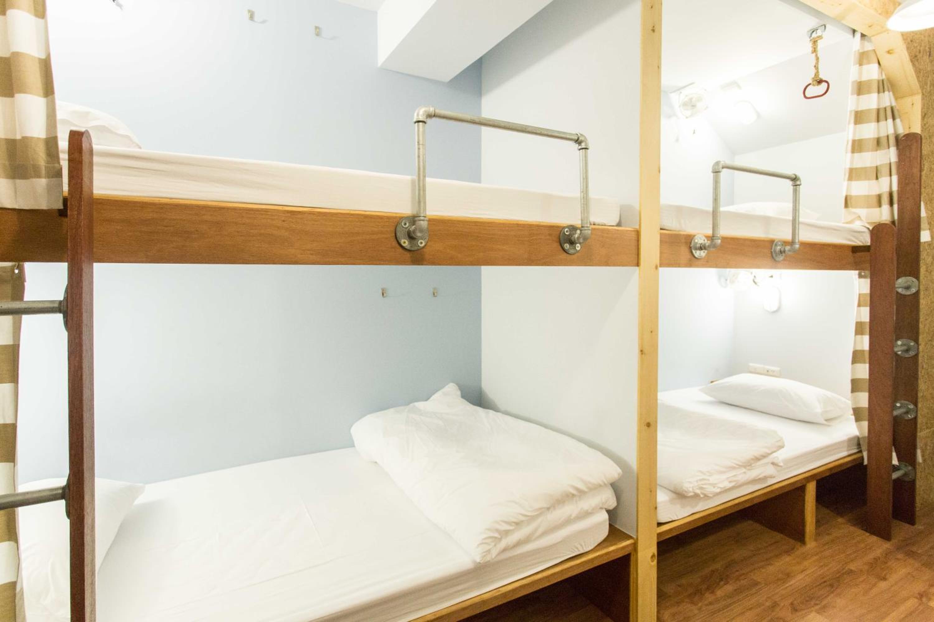 Bed in 4-Bed Mixed Dormitory Room photo 3
