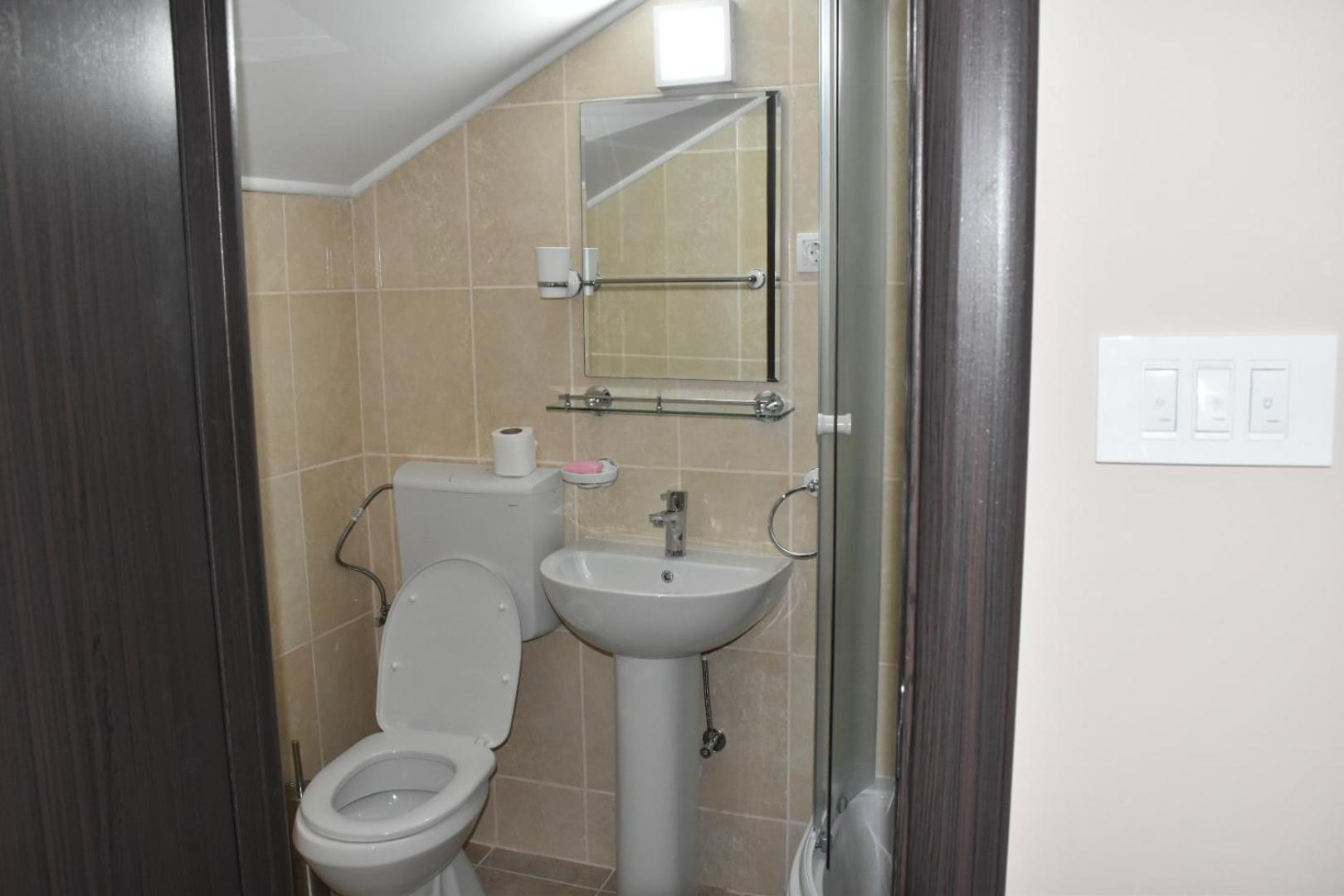 Two-Bedroom Apartment - Photo 5