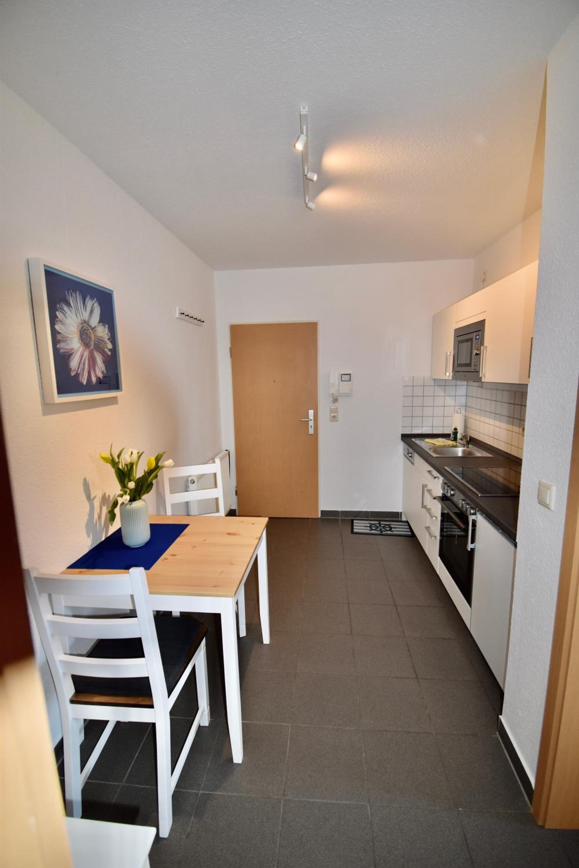 Apartment with Balcony photo 3