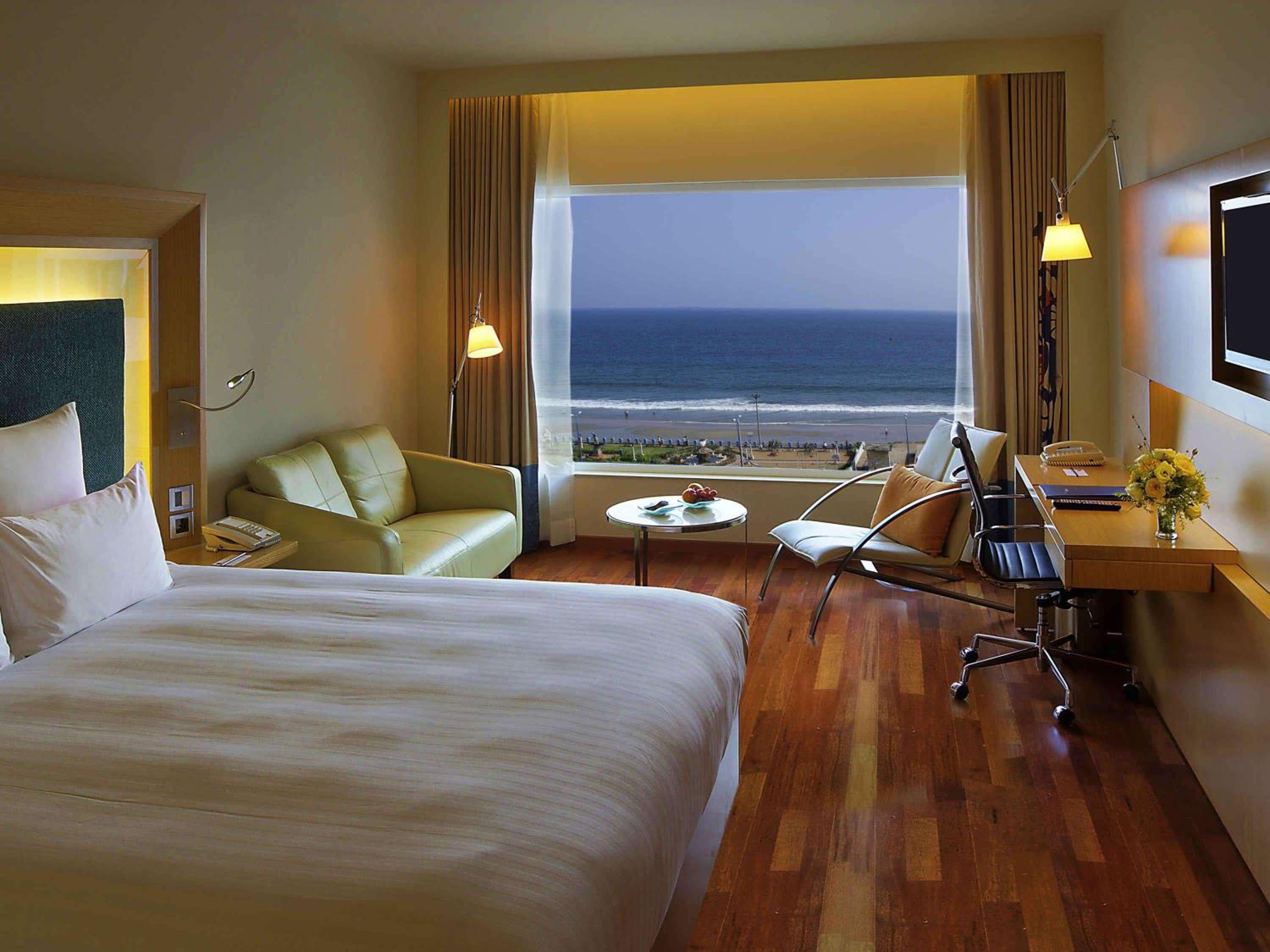 Superior Room 1 King Bed Ocean View - Photo 3