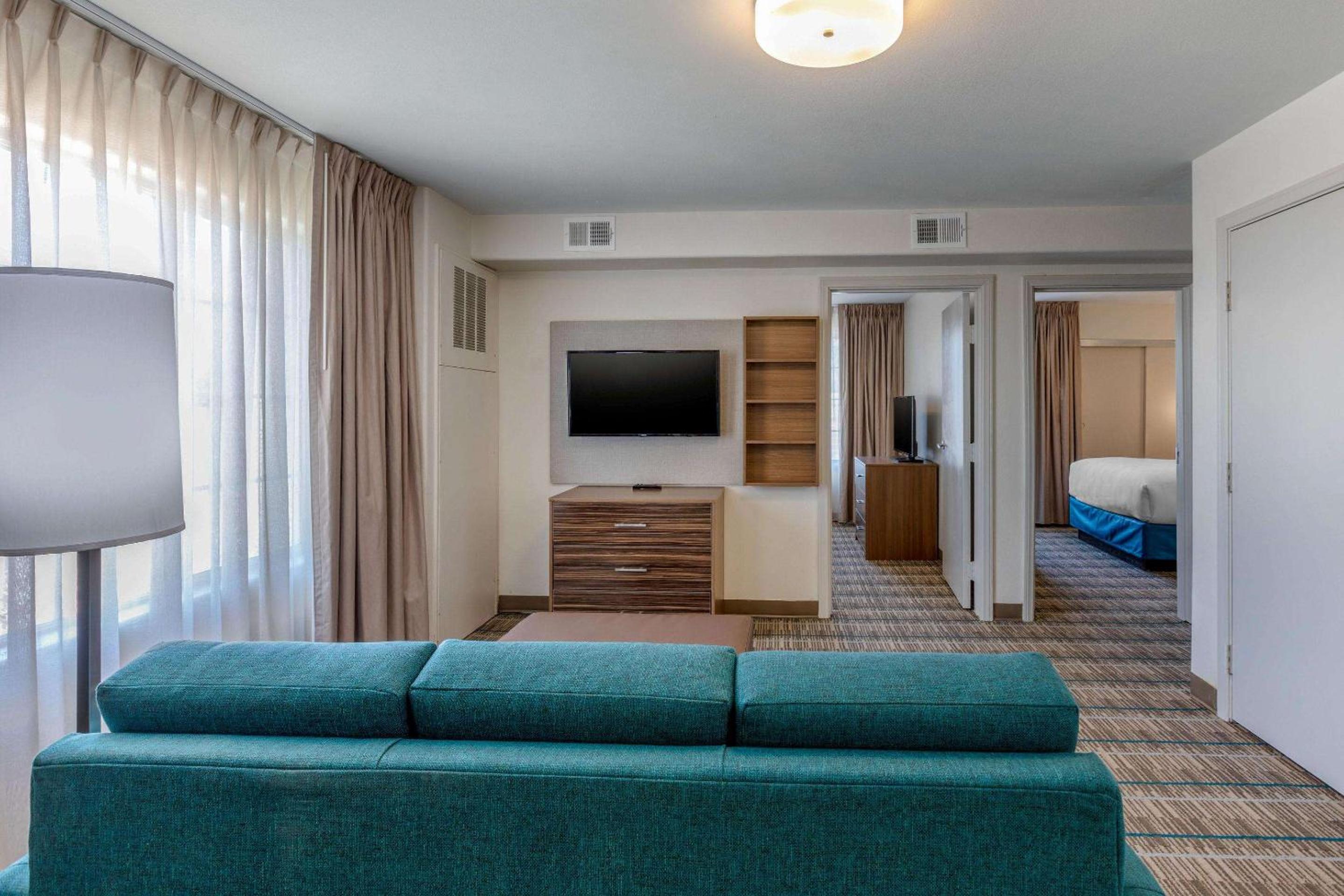 Two-Bedroom Deluxe King Suite with  Living Room - Non-Smoking - Photo 1