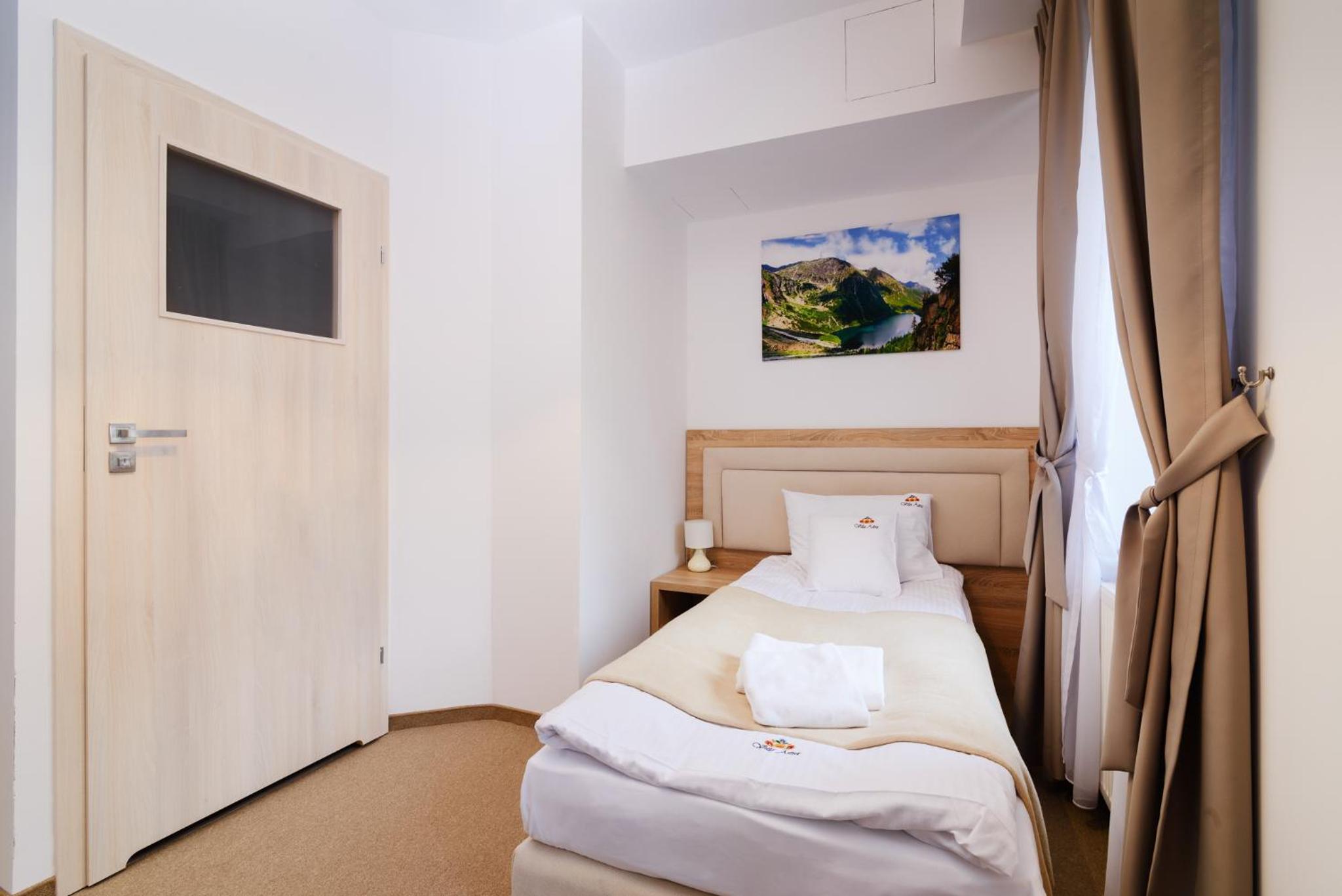 Single Room photo 2