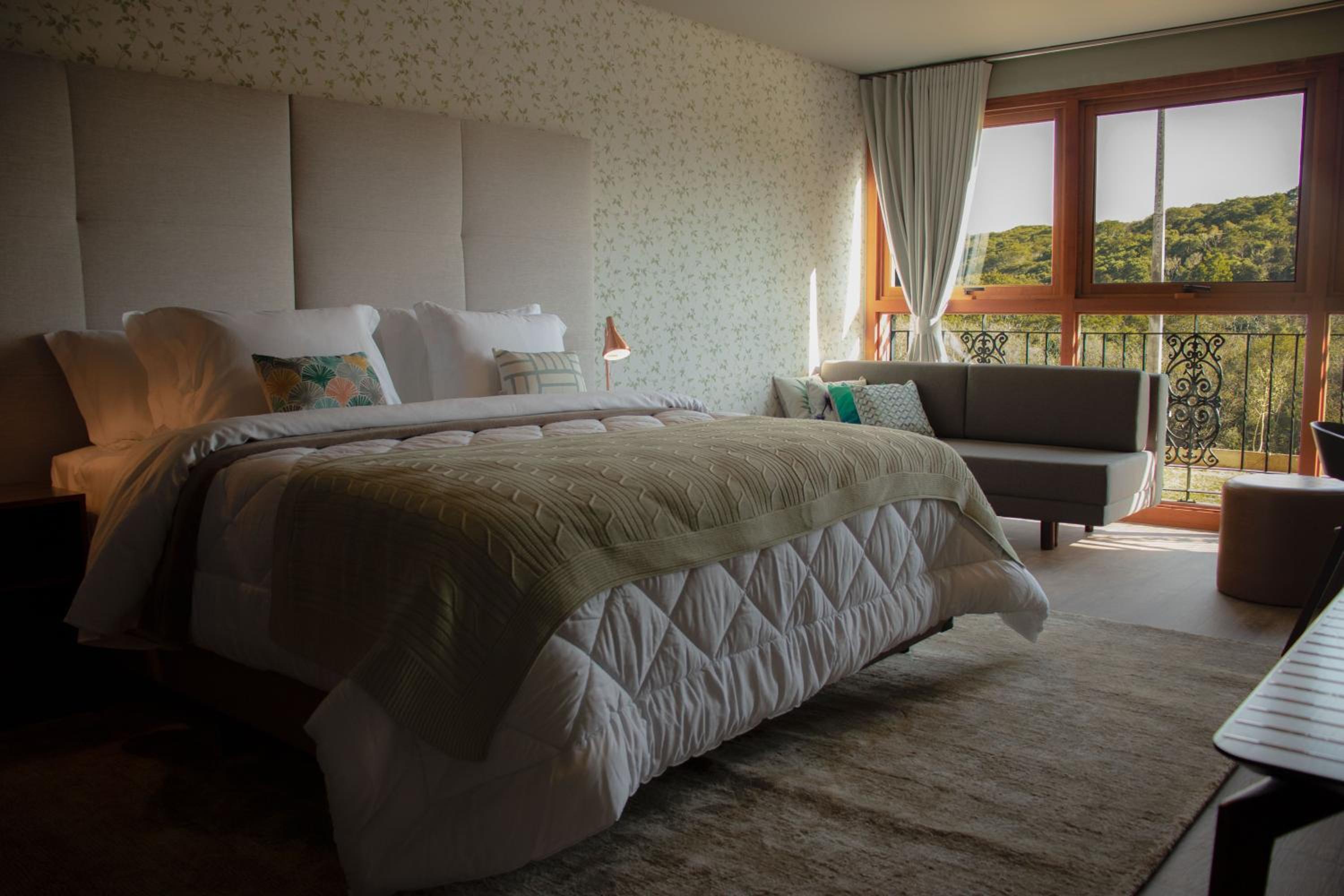 Suite with Hot Tub