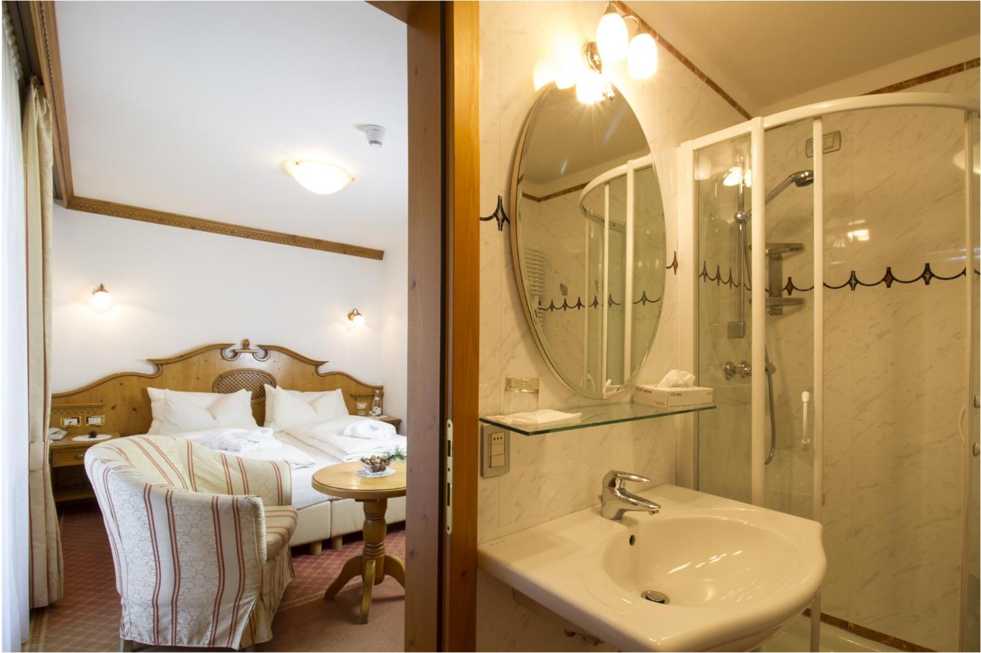 Double or Twin Room photo 2