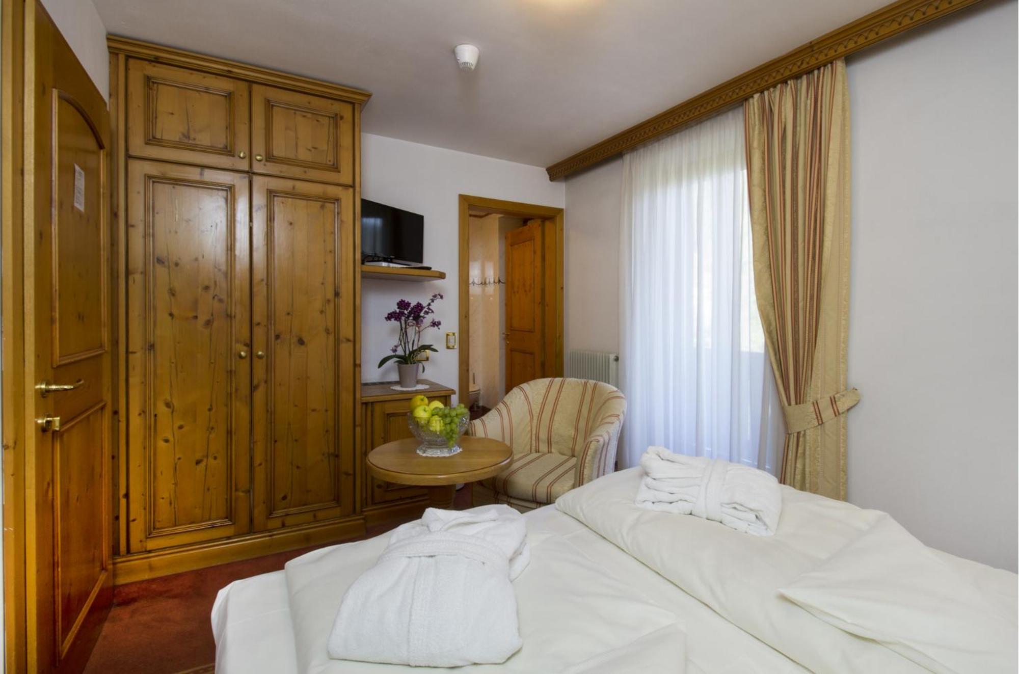 Double or Twin Room photo 3