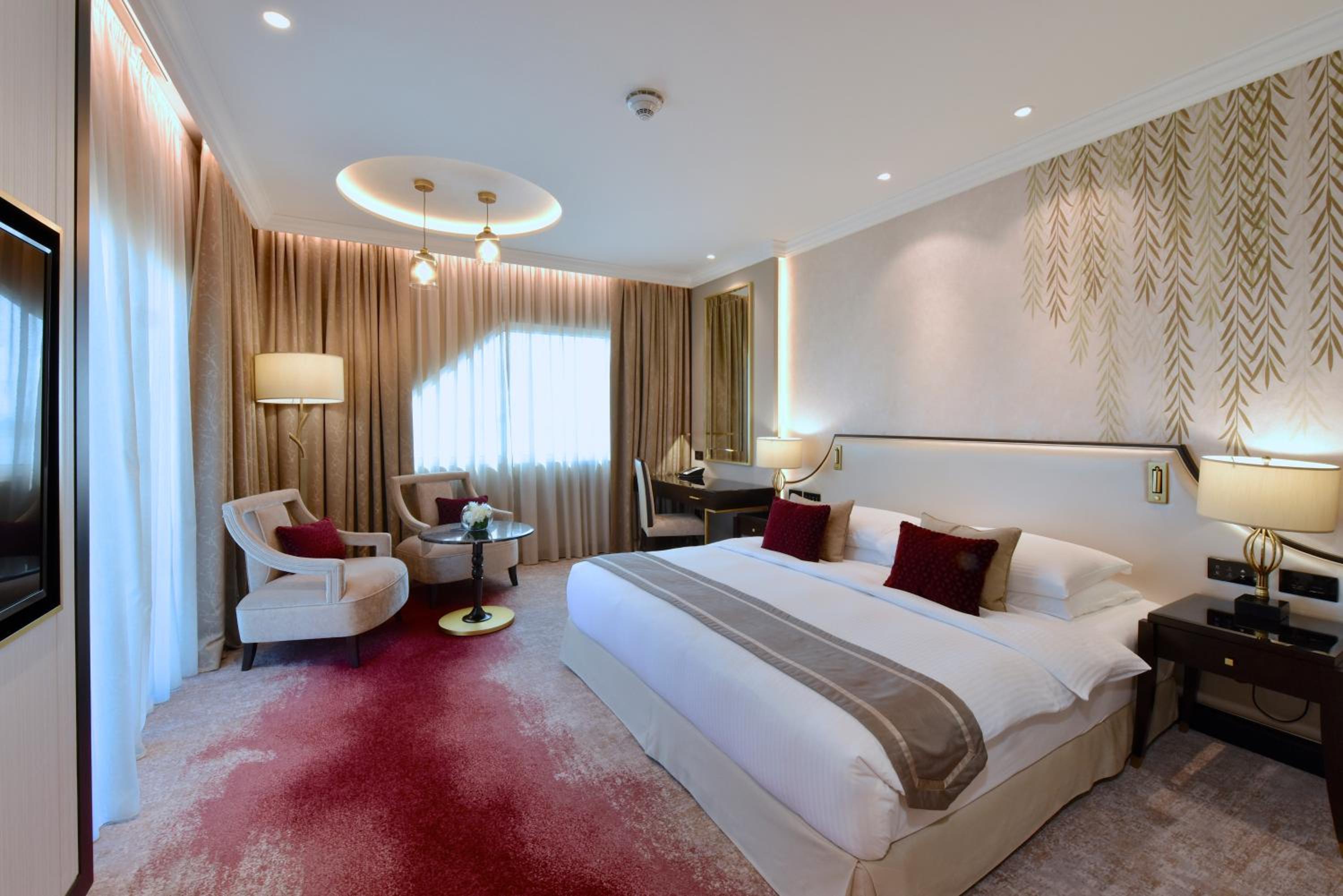 Deluxe King Room - Photo 1
