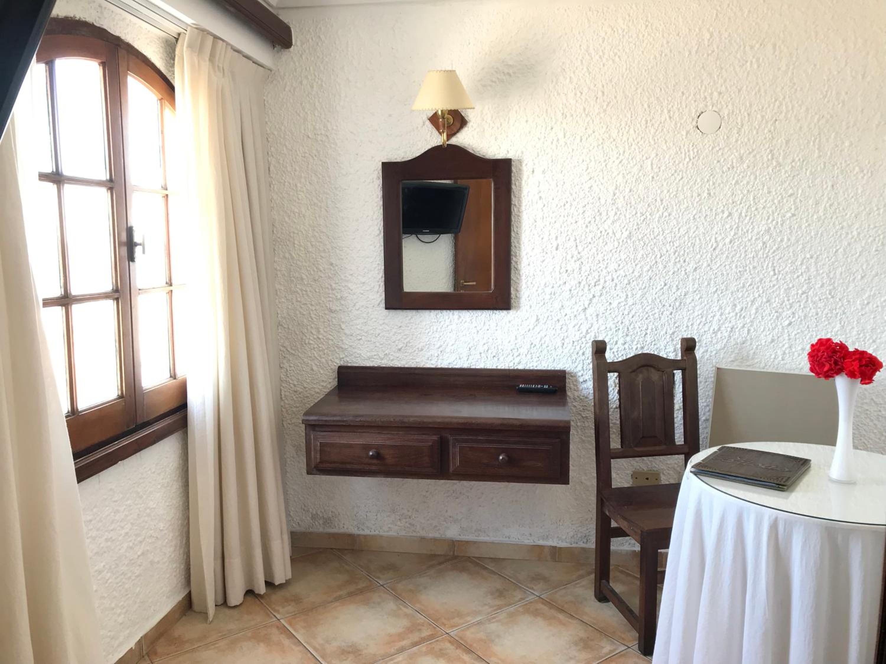 Deluxe Suite with Sea View photo 3