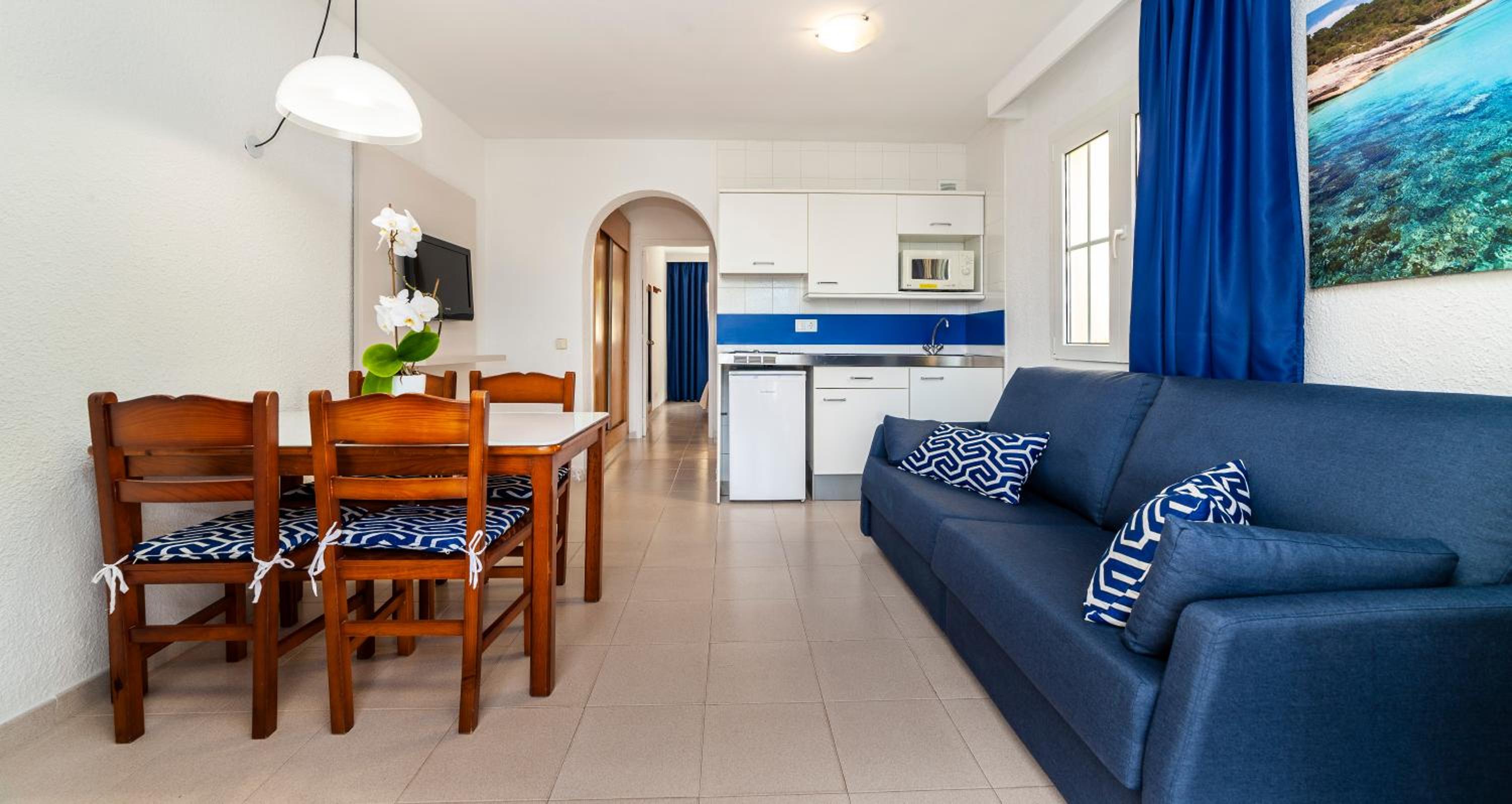 One-Bedroom Apartment (1 Adult + 2 Children) photo 3