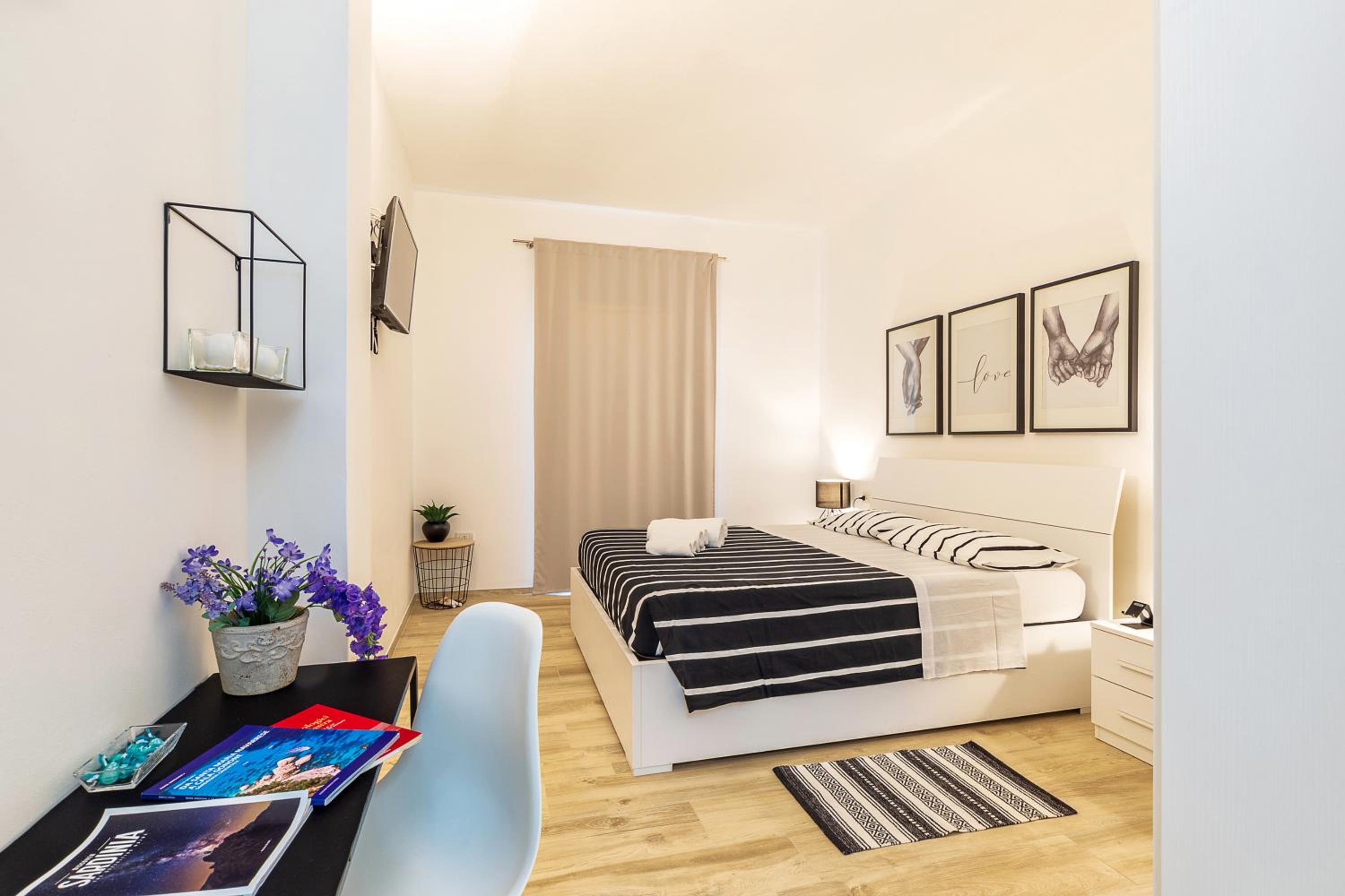 Deluxe Double Room with Shower photo 3