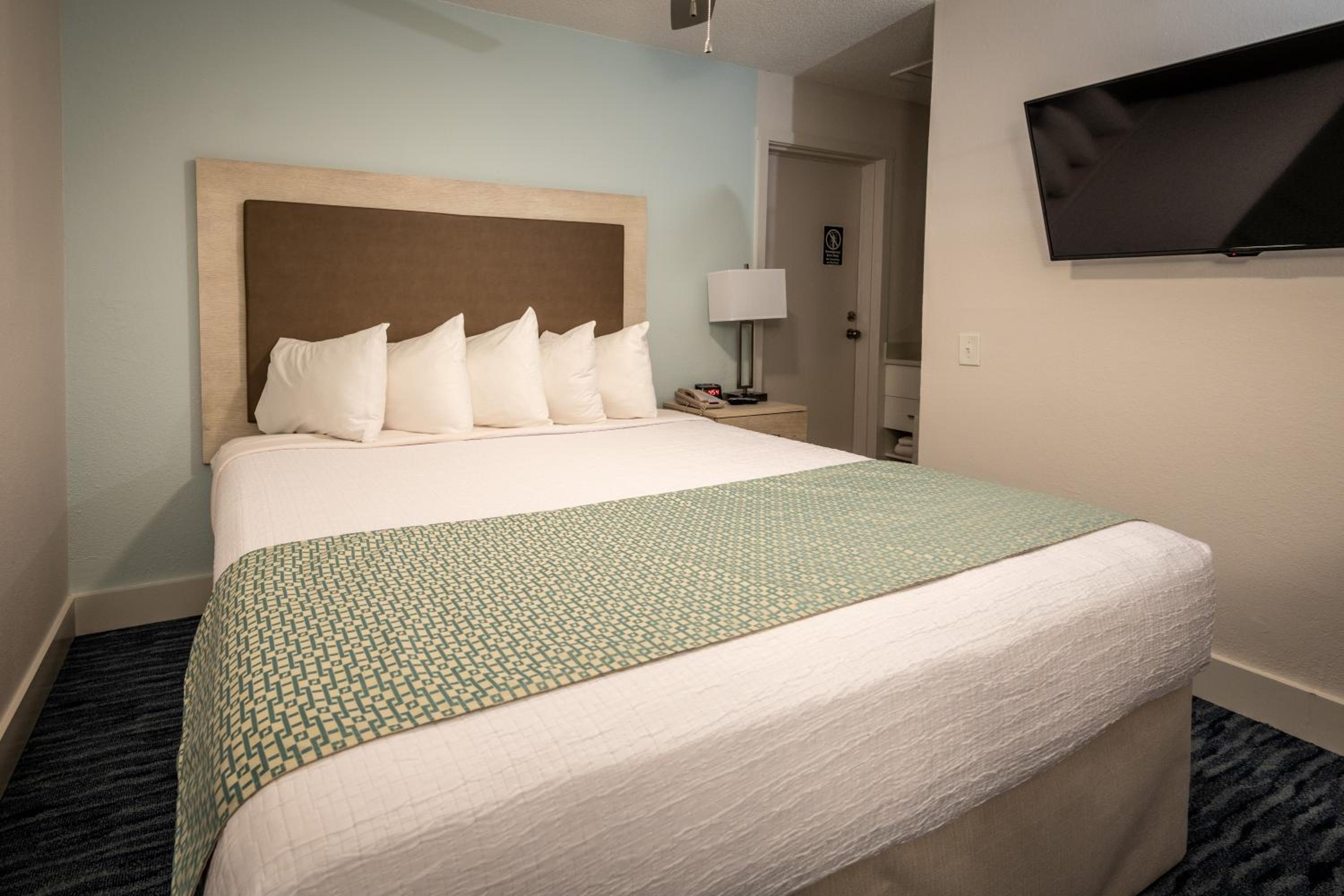 Loft Suite (No Pets)