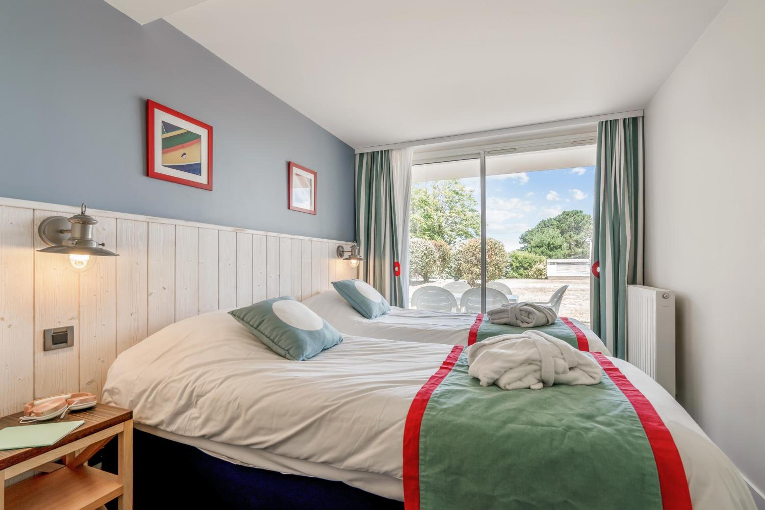 Two-Bedroom Apartment with Terrace or Balcony (6 people) photo 3