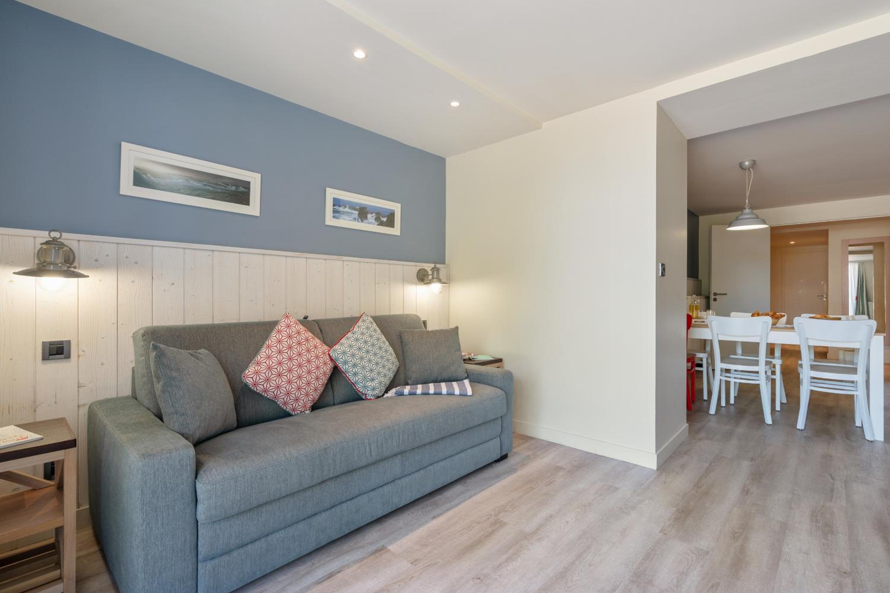 Two-Bedroom Apartment with Terrace or Balcony (6 people)