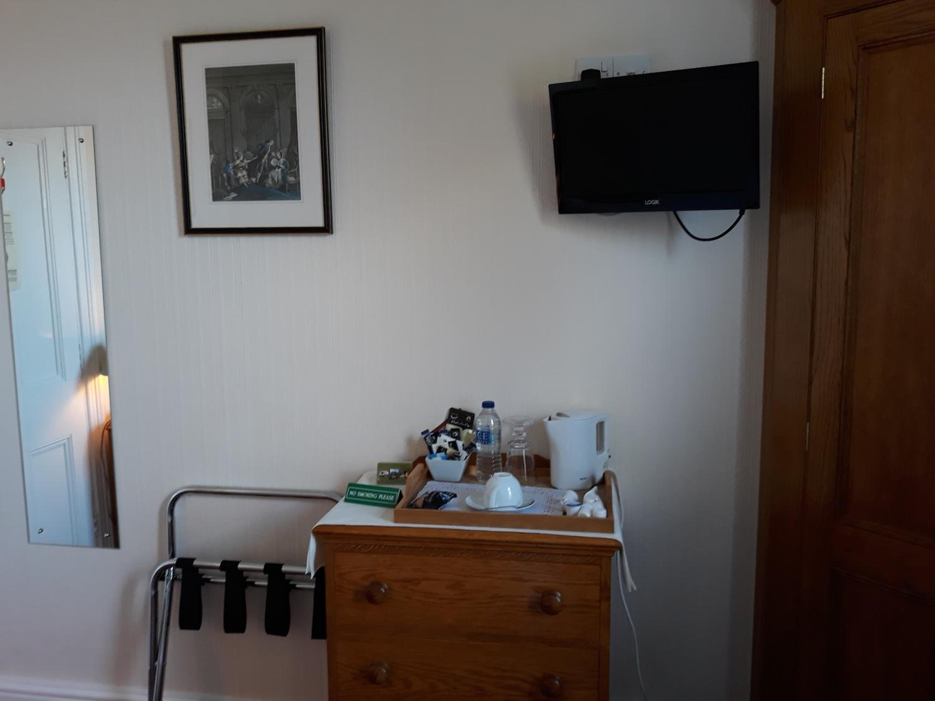 Standard Single Room with Shared Bathroom photo 3
