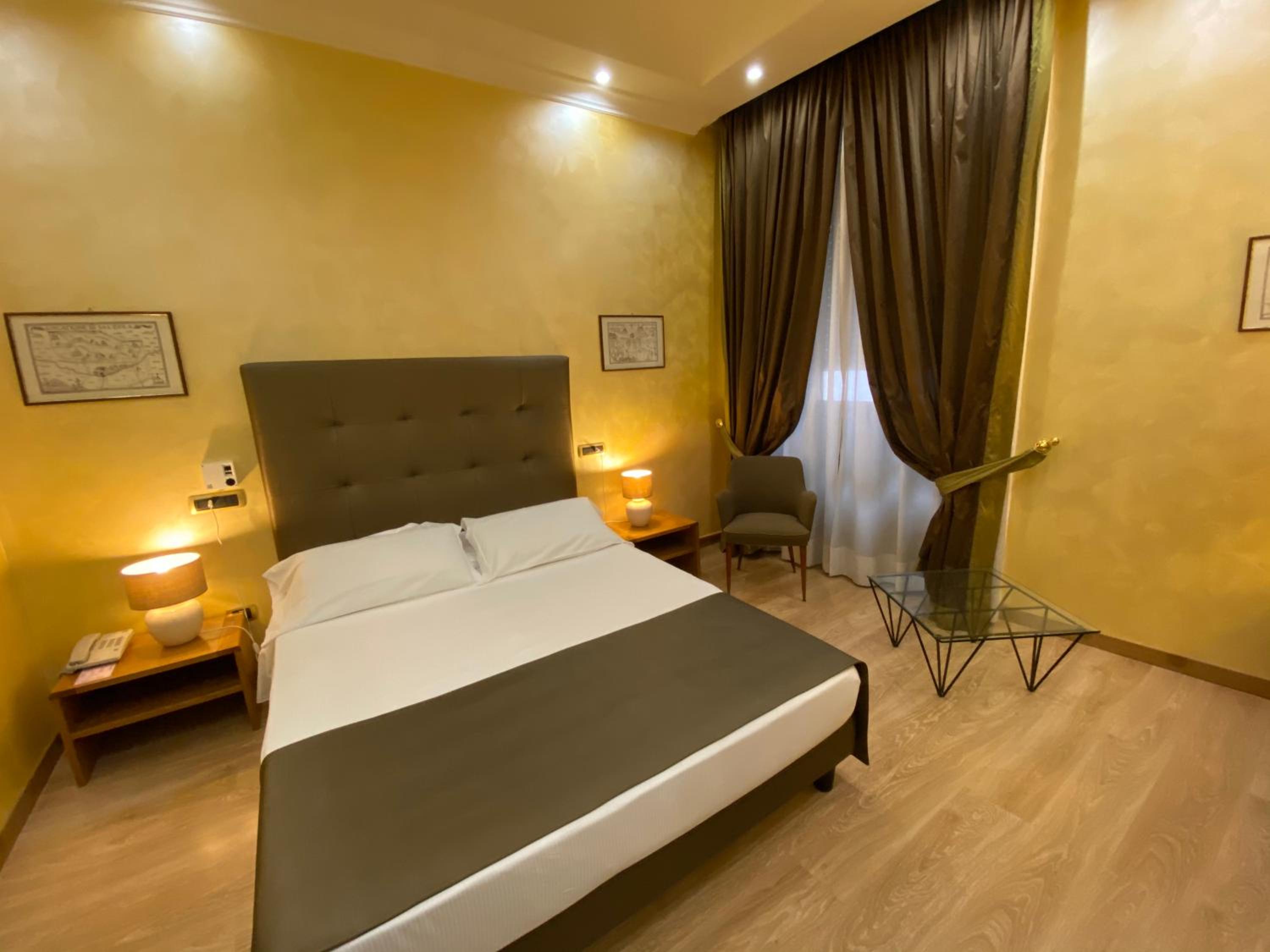 Classic Double Room - Photo 5