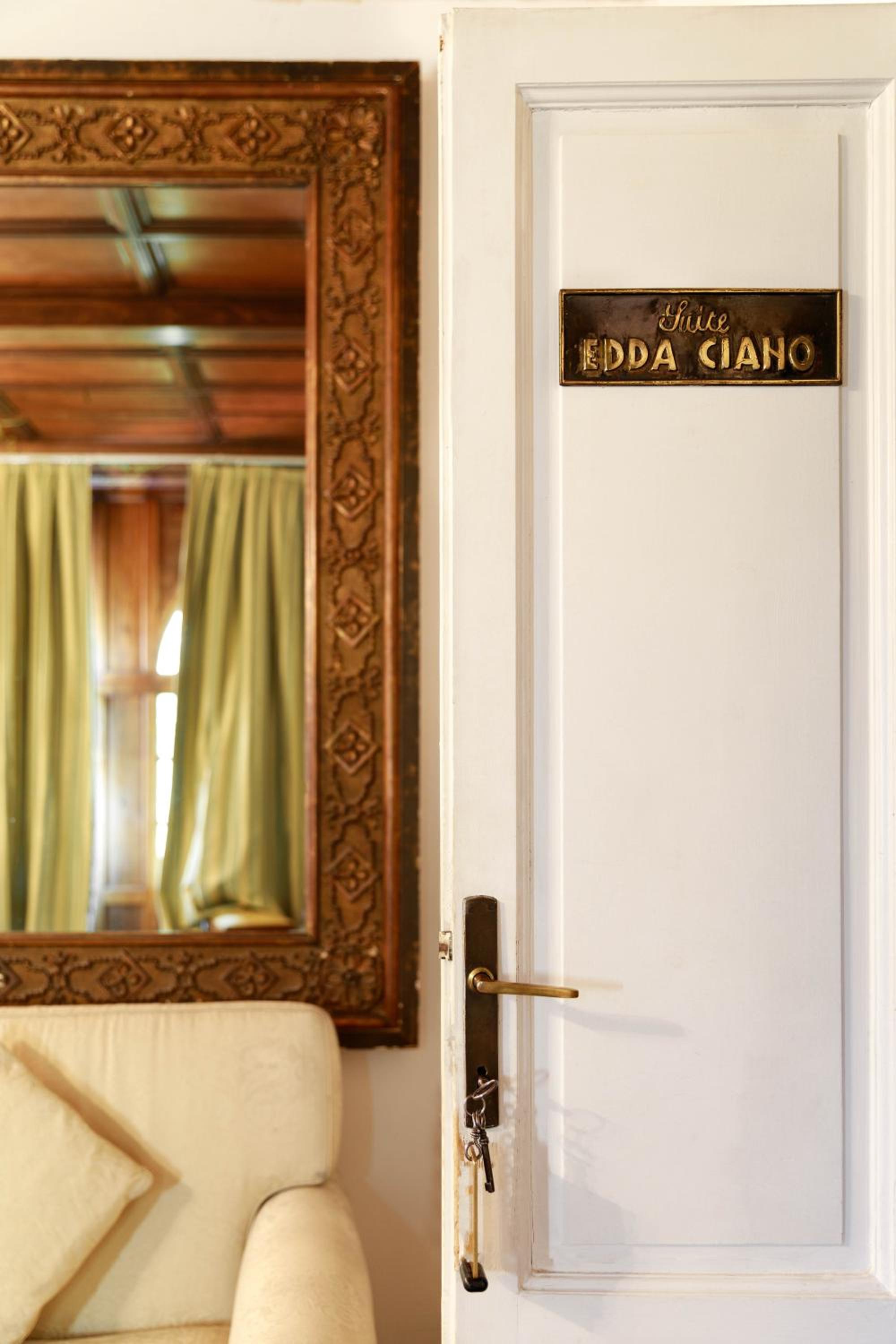 Suite - Photo 7