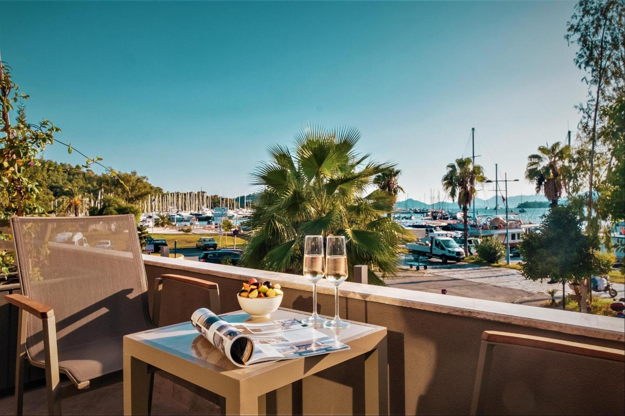 Superior Double Room with Sea and Marina View - Photo 7