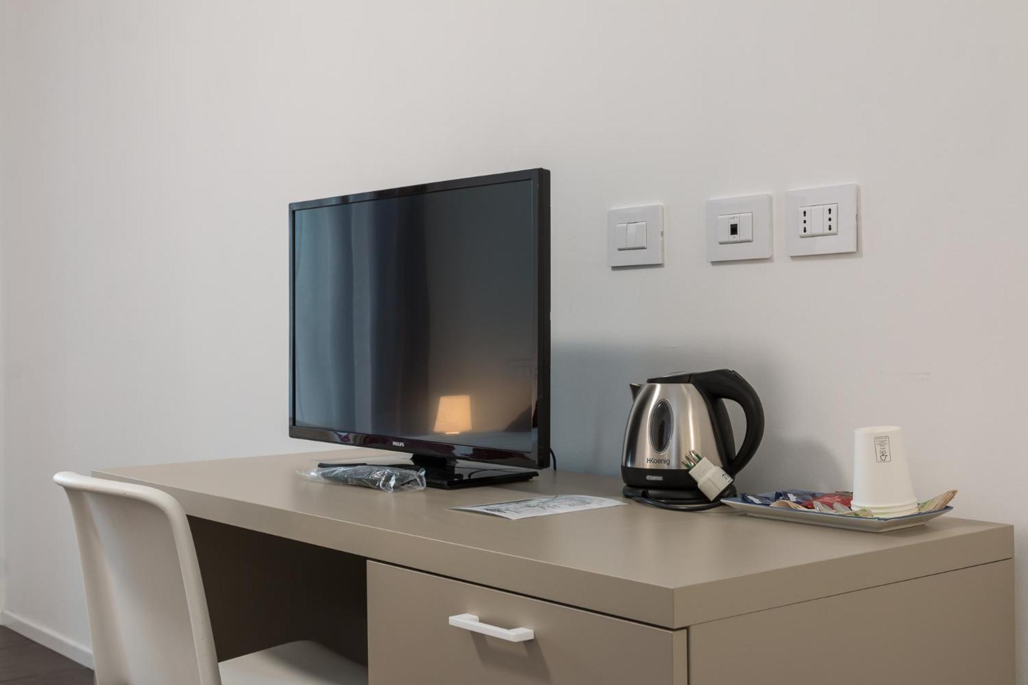 Double or Twin Room - Photo 3