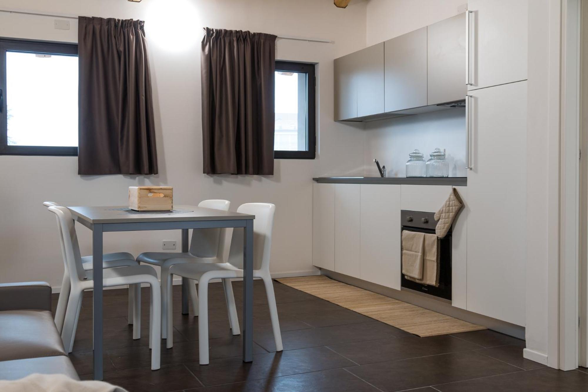 Two-Bedroom Suite - Photo 3