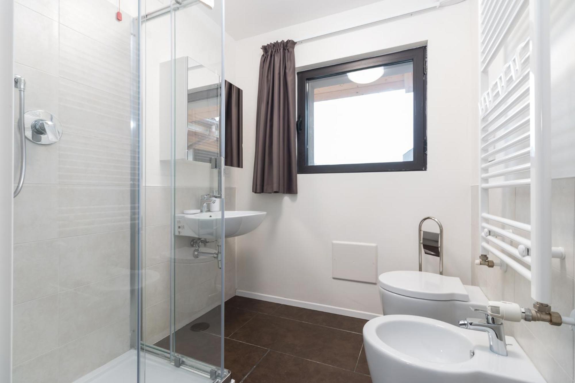 Two-Bedroom Suite - Photo 18