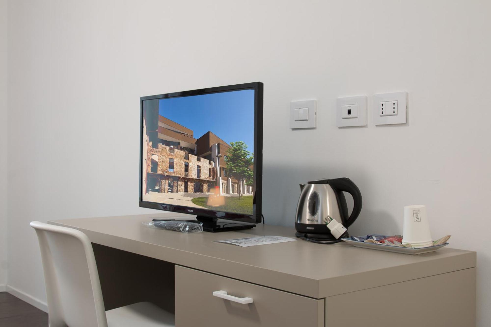 Double or Twin Room - Photo 6