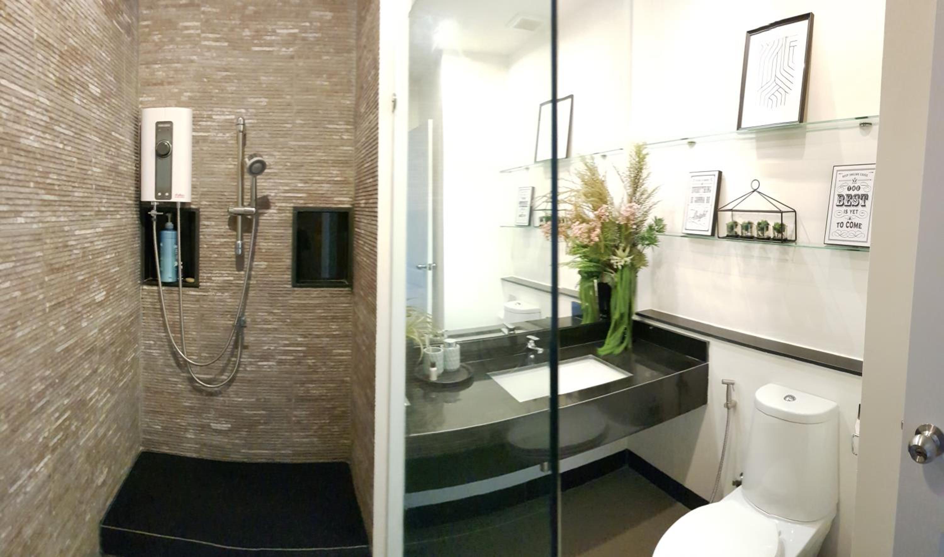 Three-Bedroom Townhouse - Photo 9
