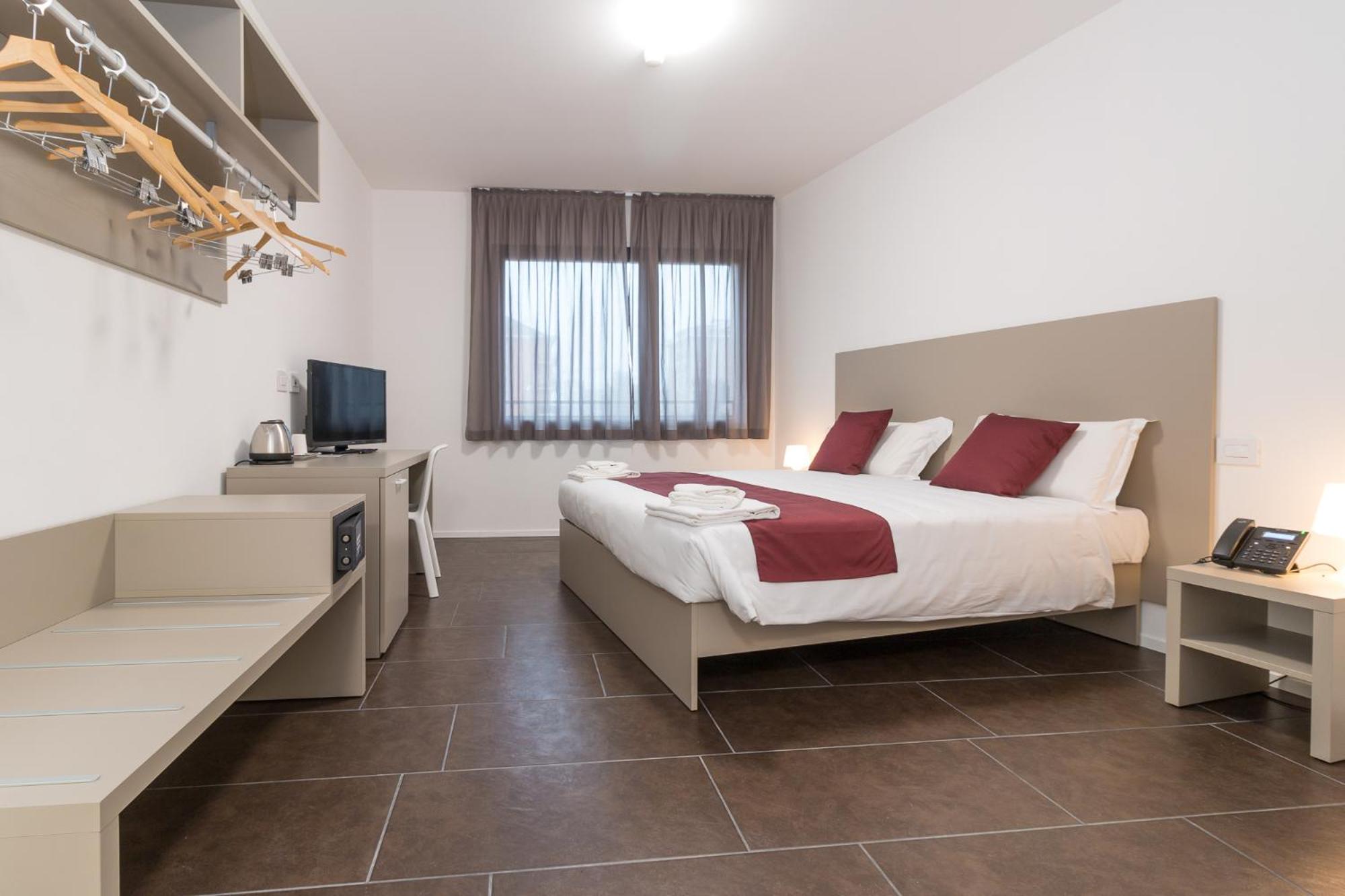 Double or Twin Room - Photo 1