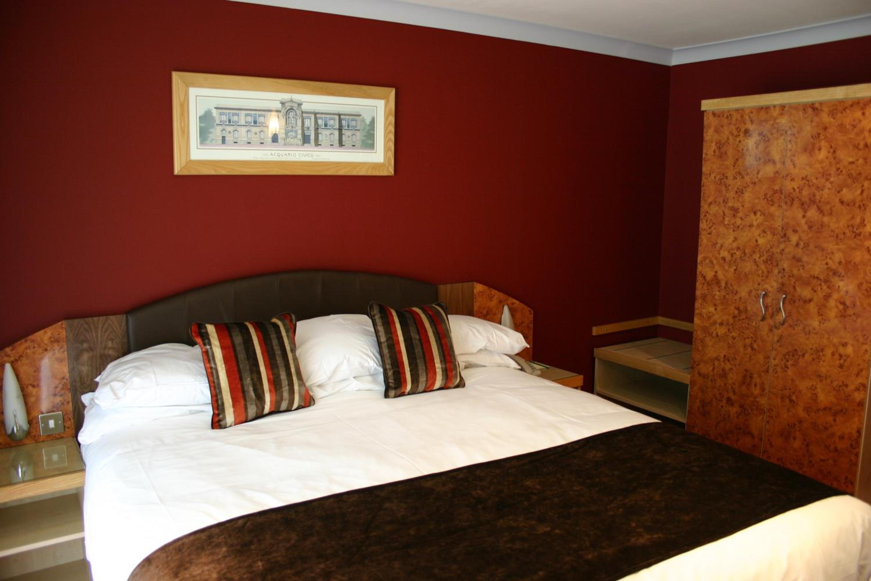 Executive Double Room with Shower - Photo 4