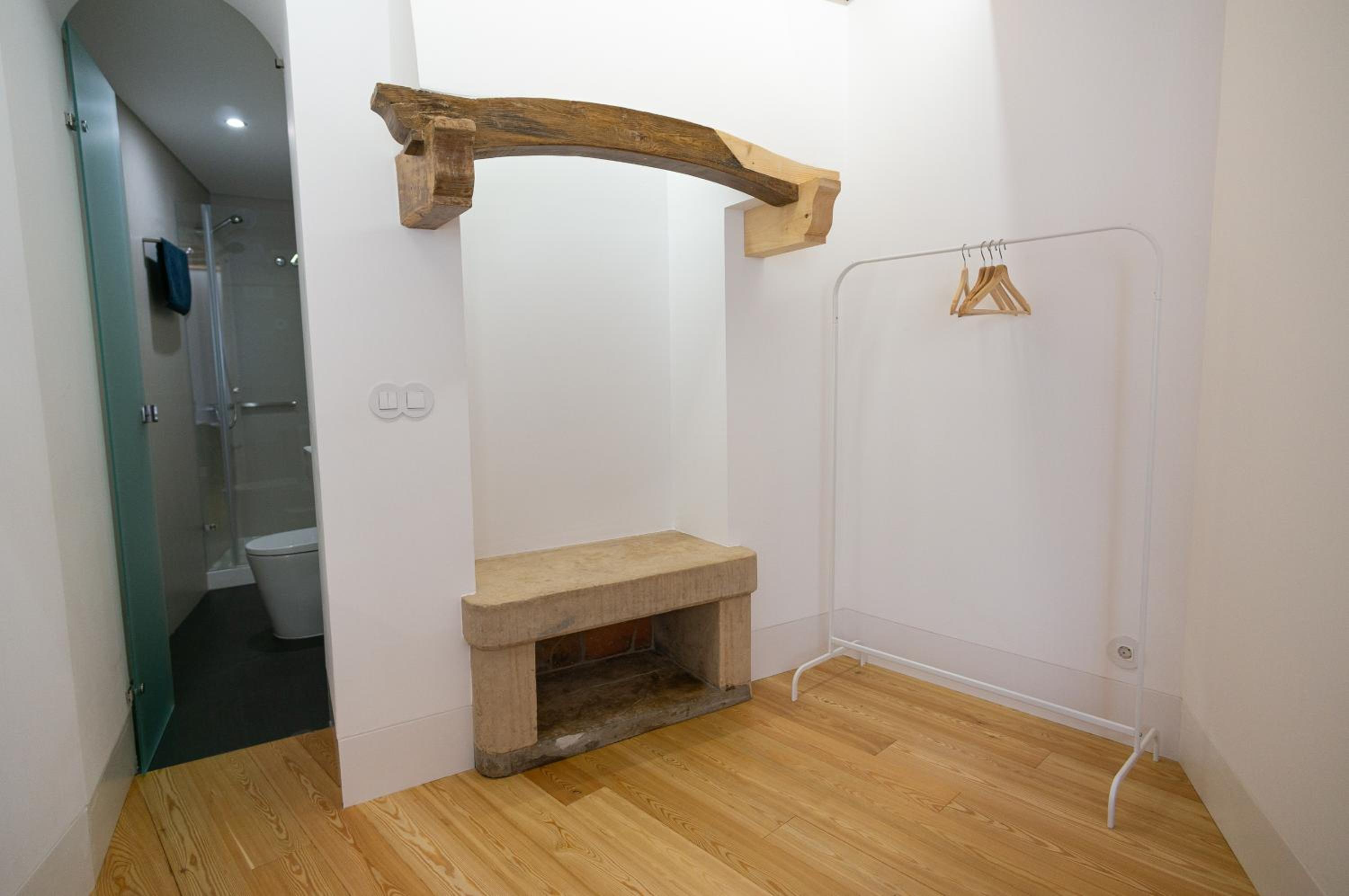 Double Room with Private Bathroom - Photo 7