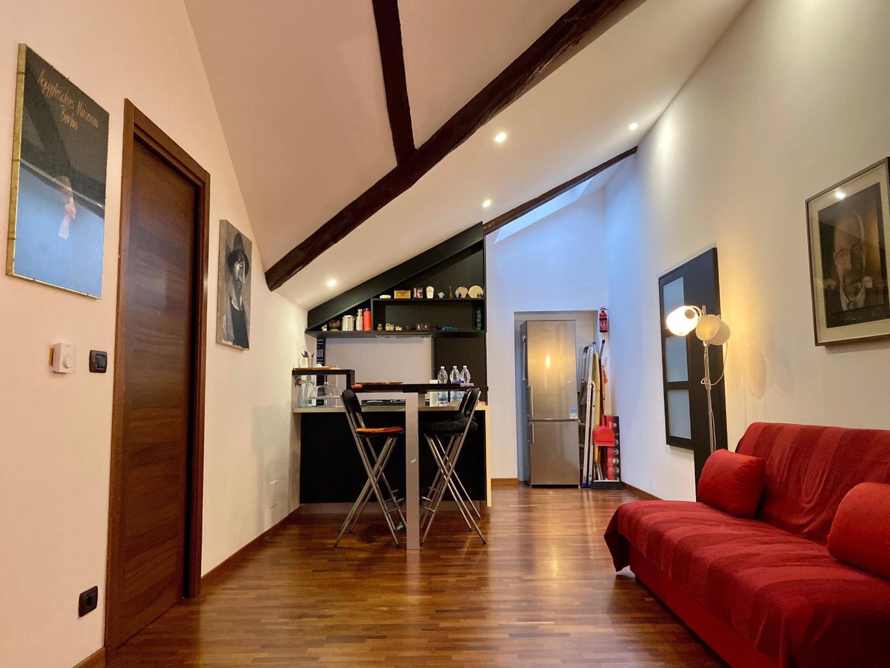 One-Bedroom Apartment - Photo 1