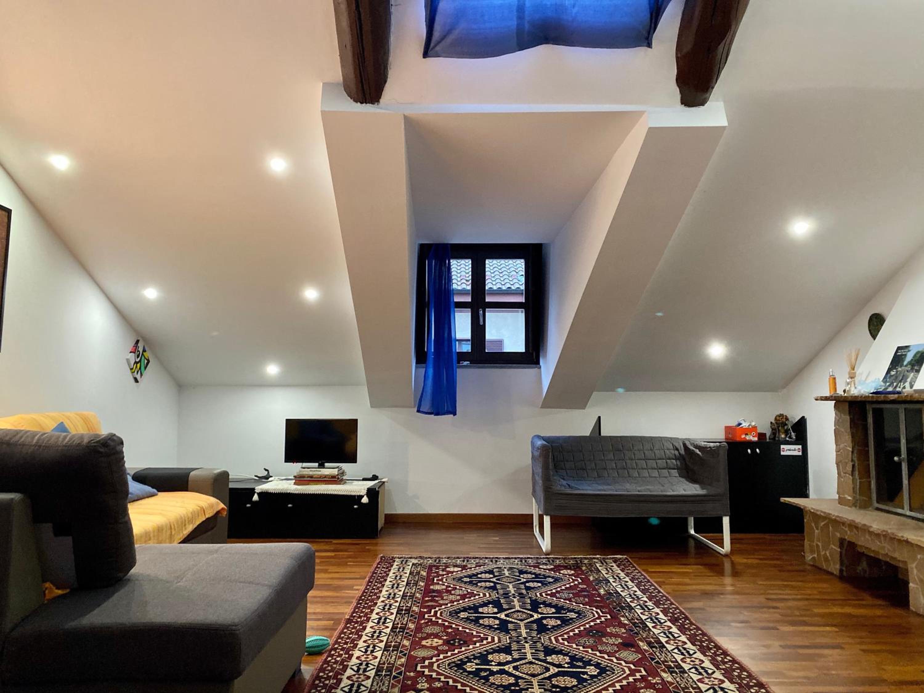One-Bedroom Apartment - Photo 12