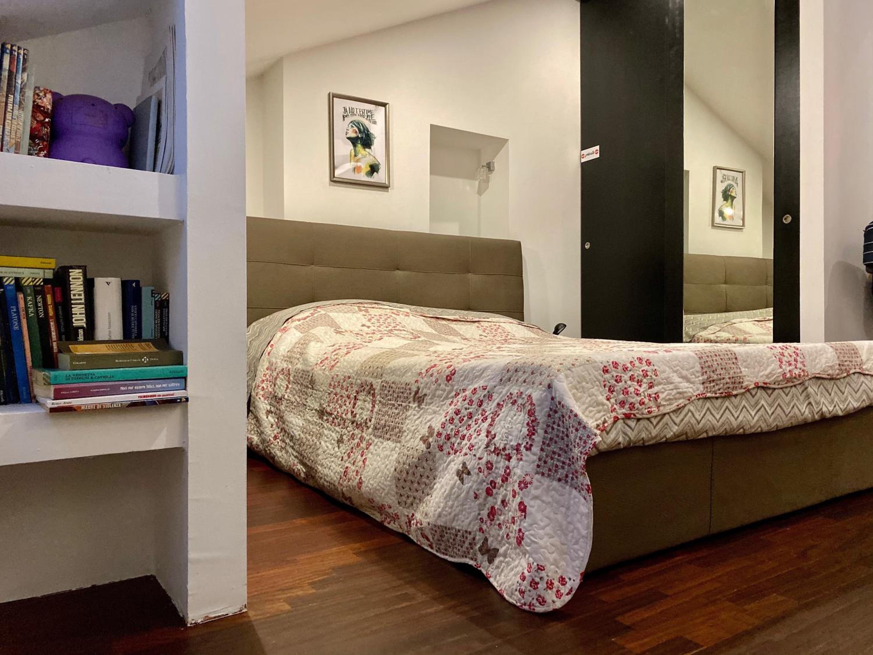One-Bedroom Apartment - Photo 8