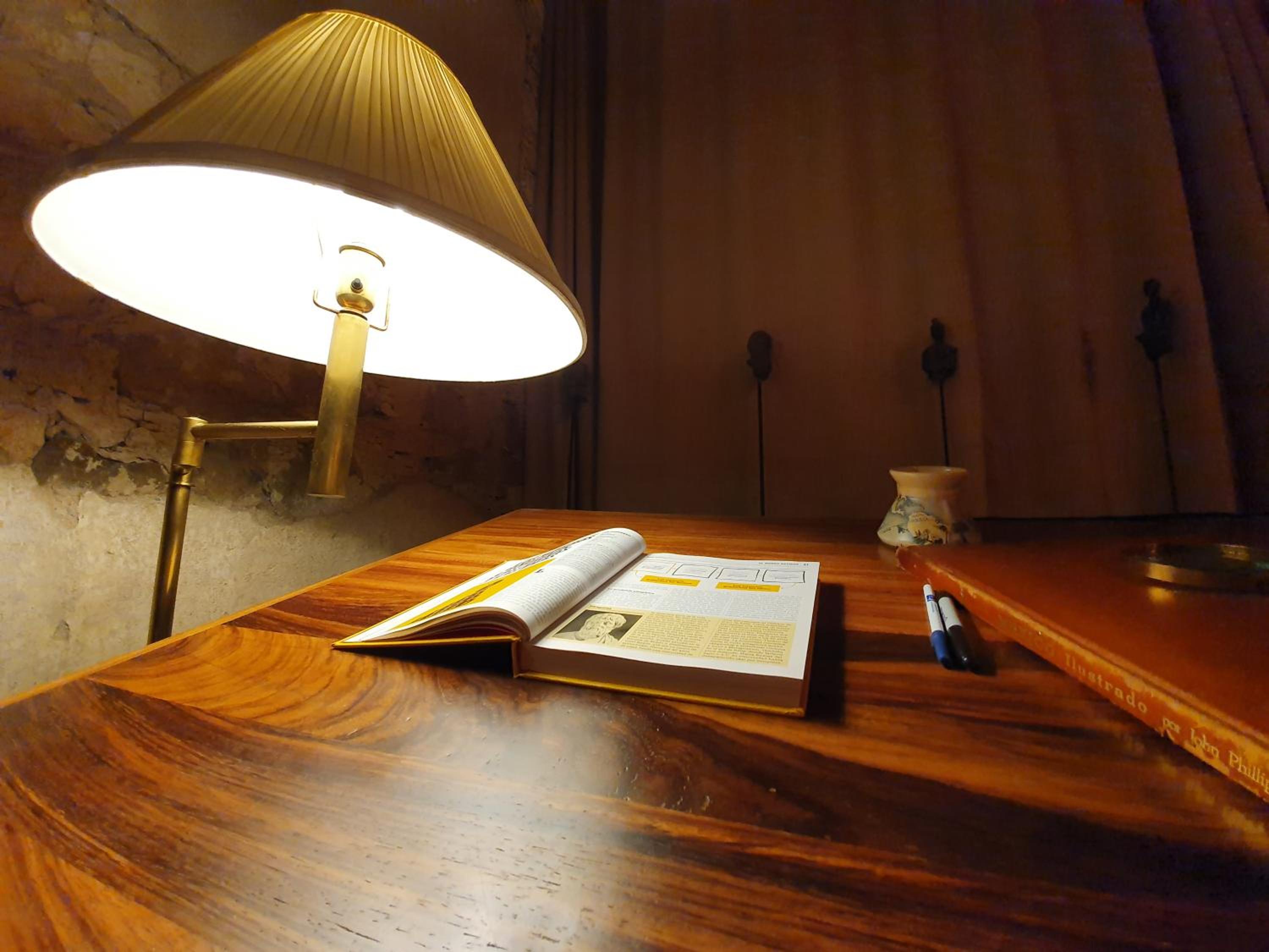 Deluxe King Suite - Photo 24