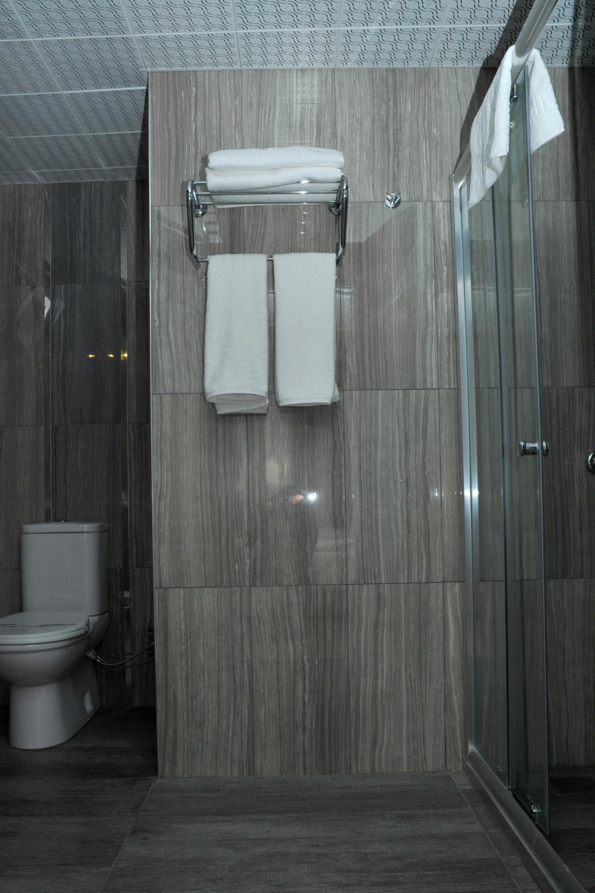 Standard Suite - Photo 10