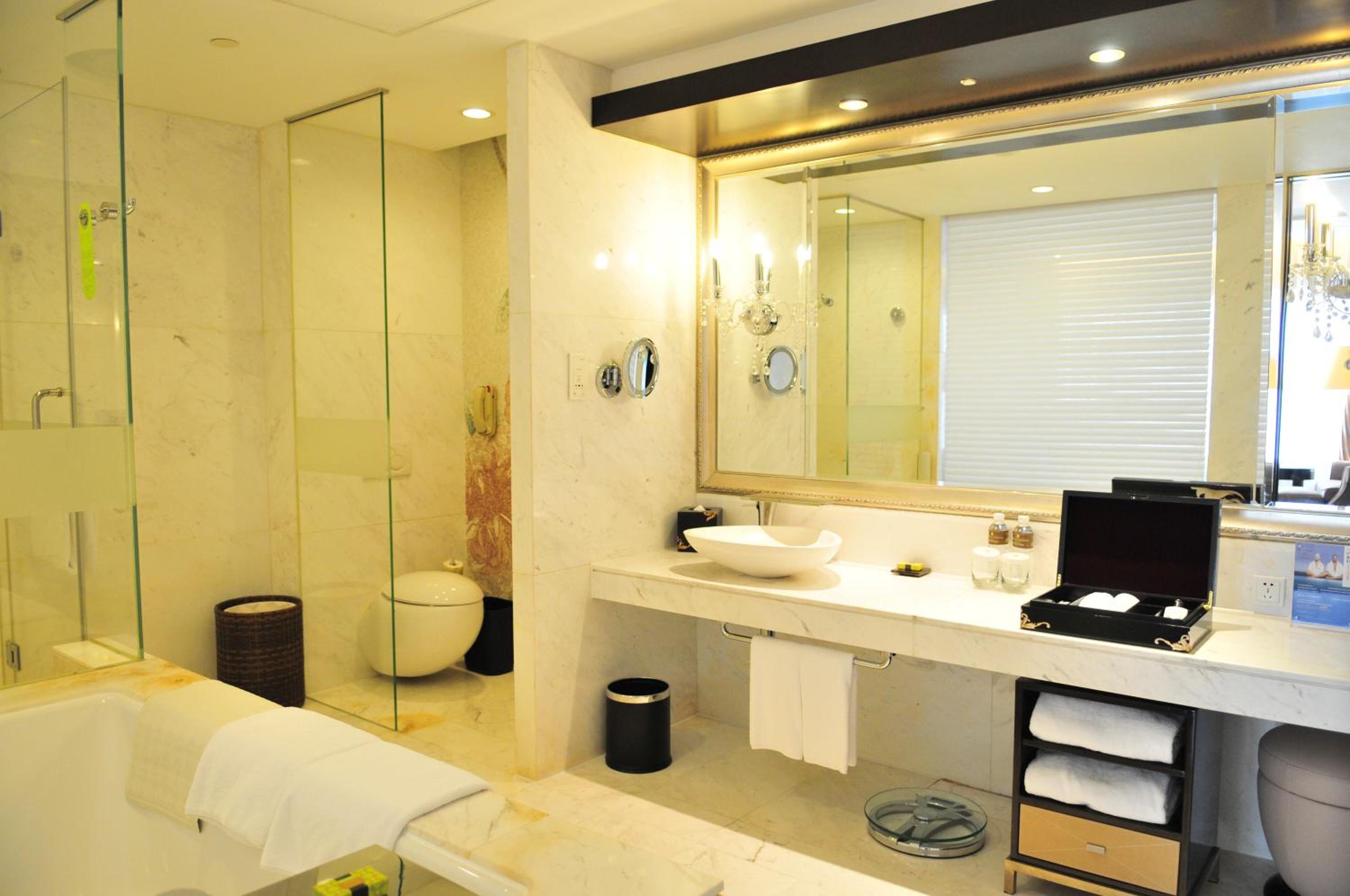 Classic King Room - High Floor - Photo 2