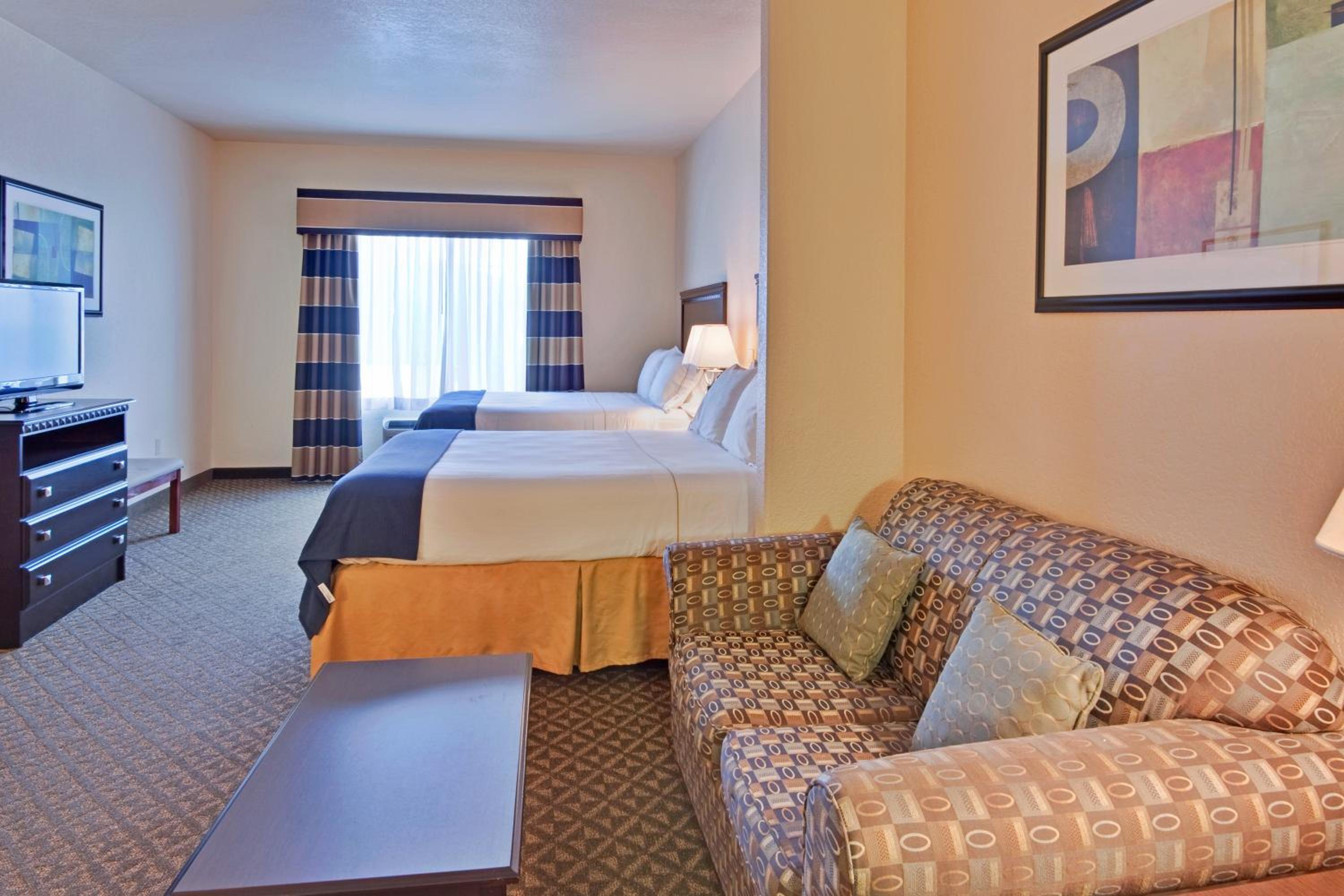 Suite with Two Queen Beds