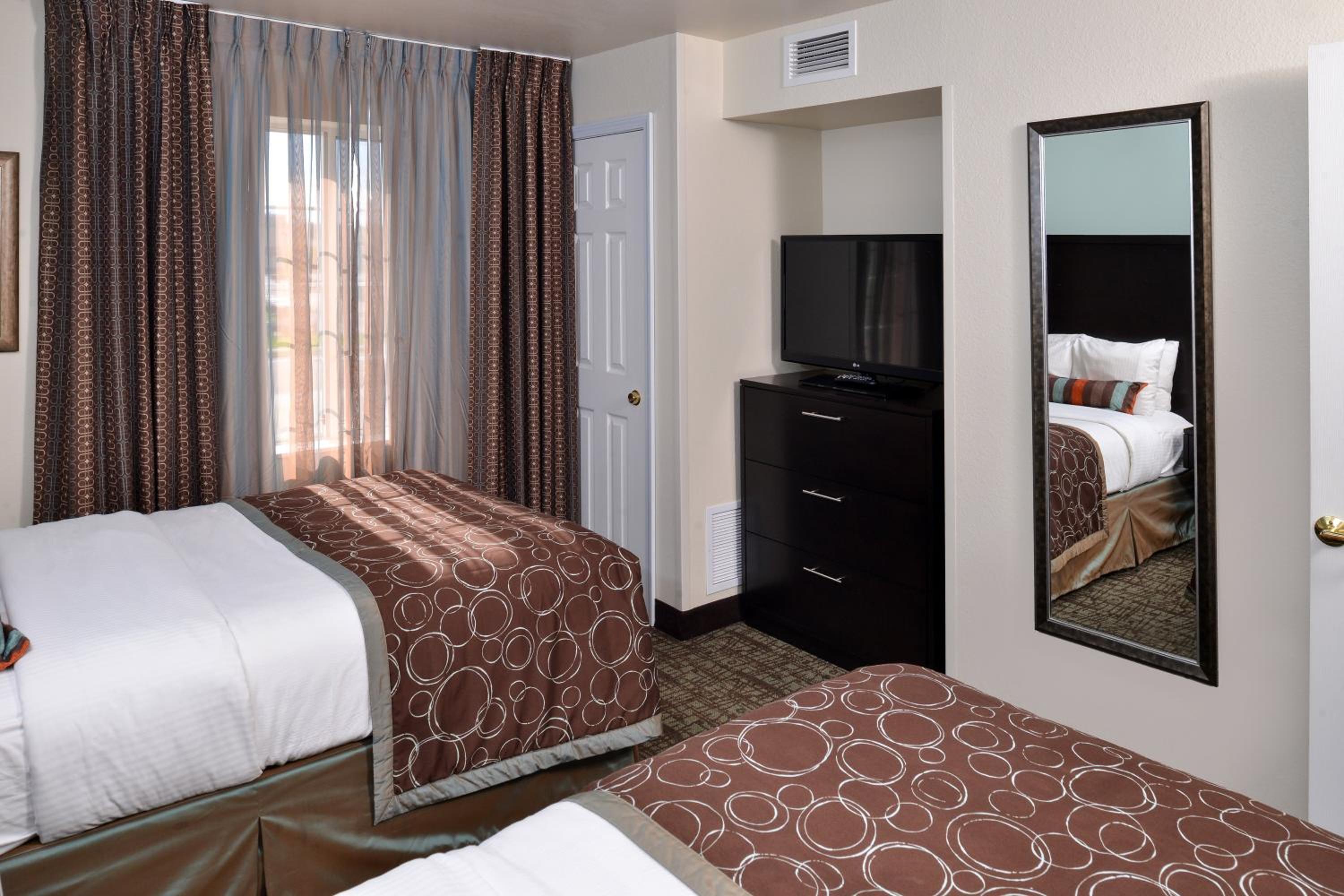 One-Bedroom Suite with Two Double Beds - Photo 5