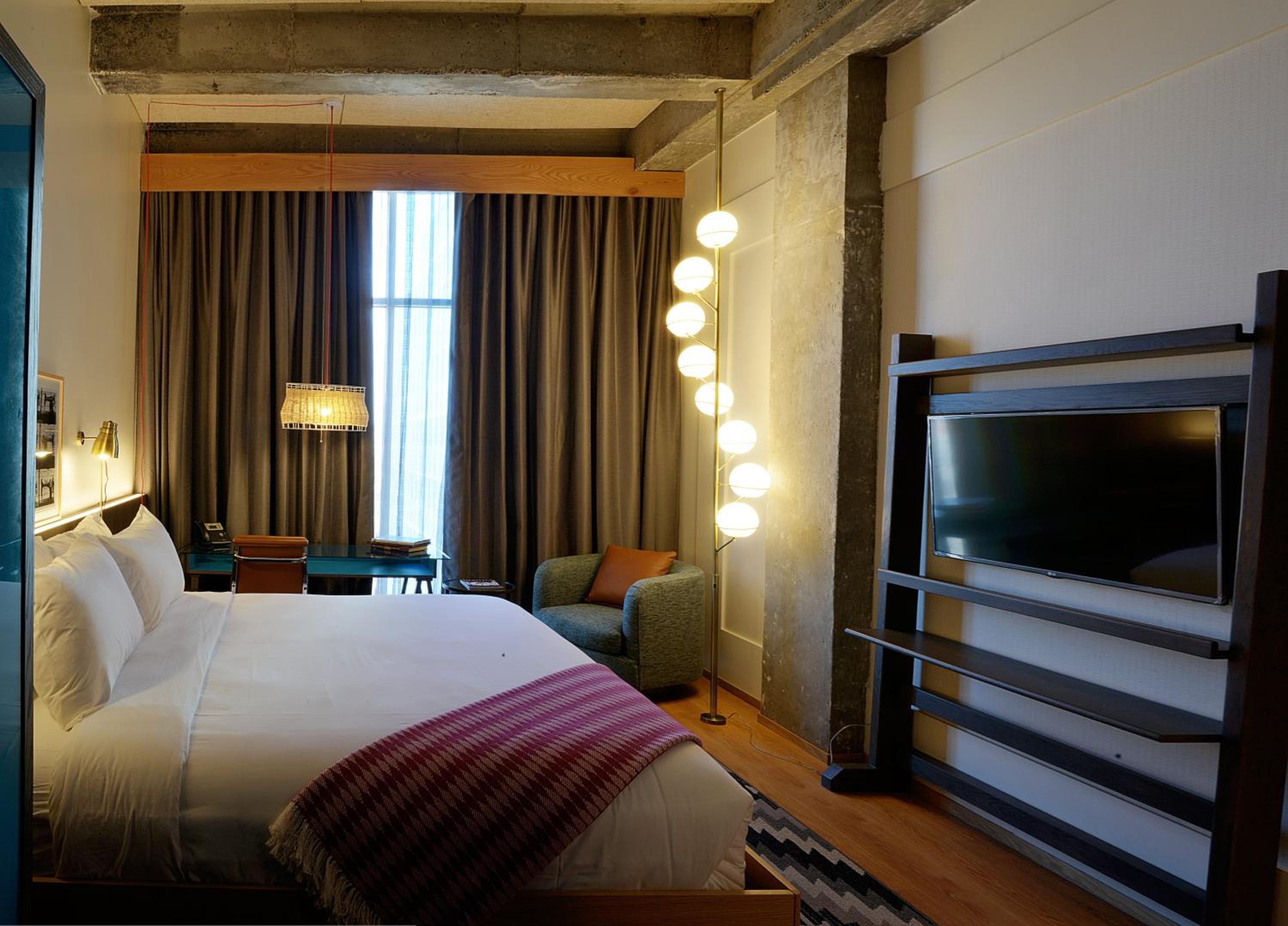 Standard King Room photo 1