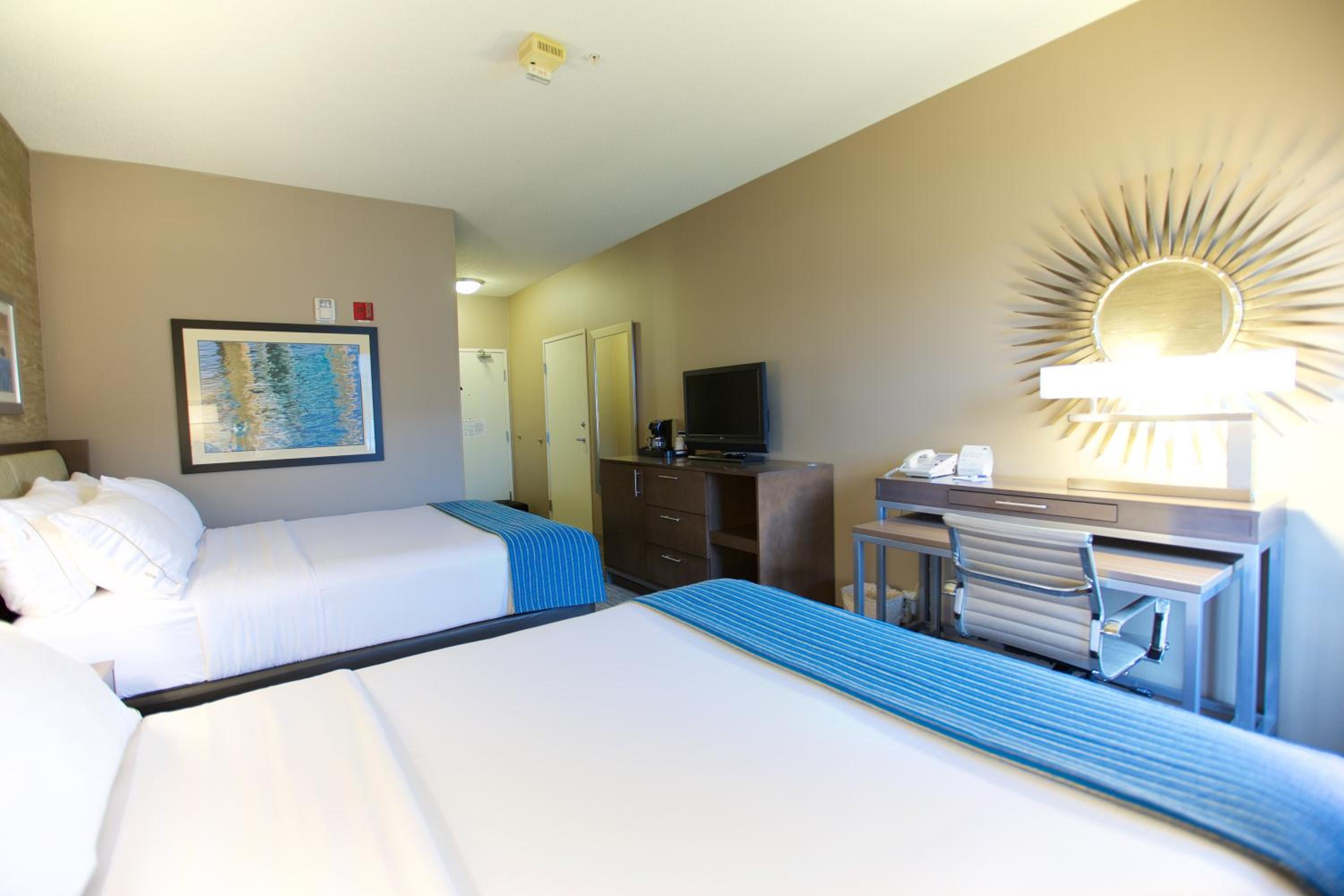 Standard Queen Room with Two Queen Beds - Communications and Mobility Accessible photo 1