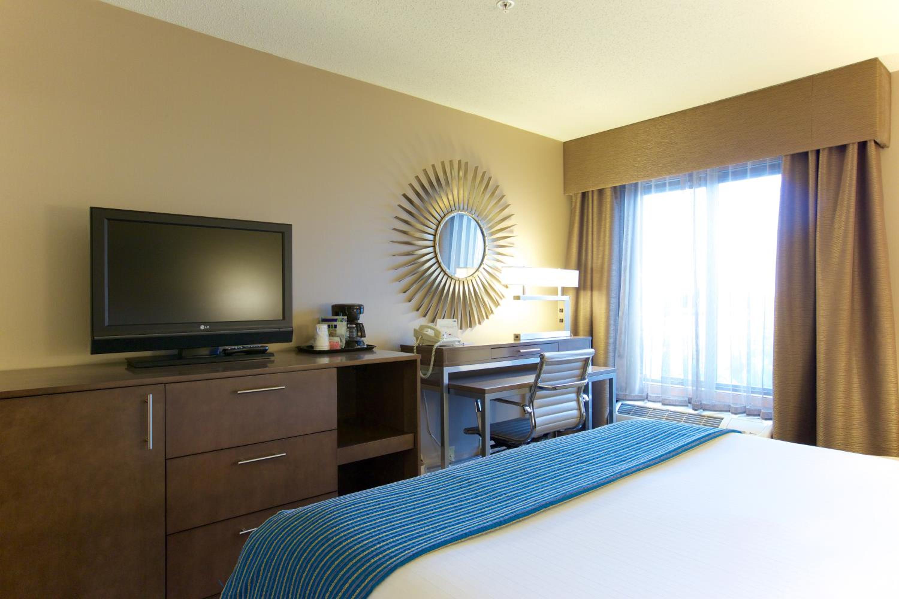 Standard Queen Room photo 3